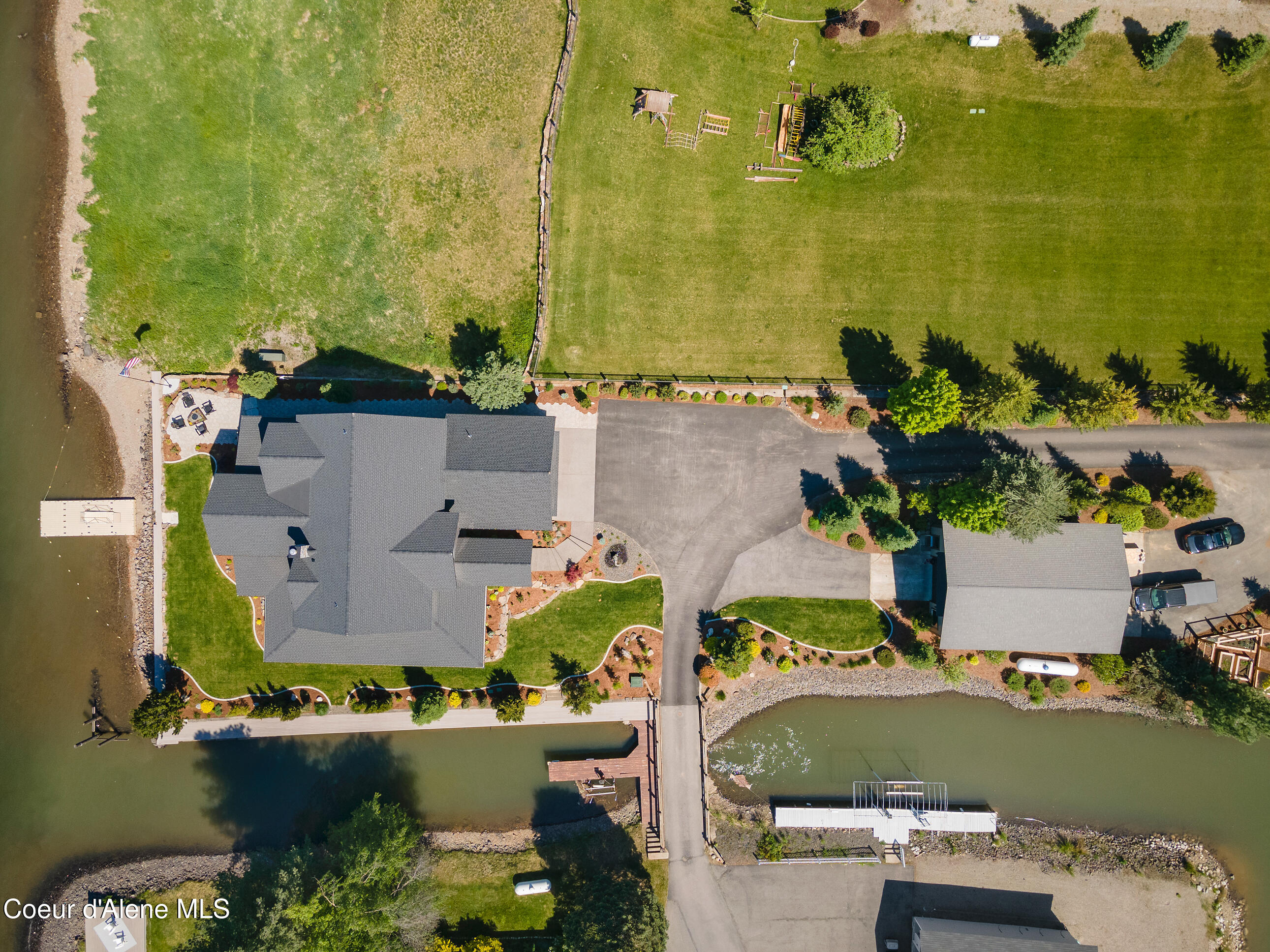 518 S Hidden Island Ln, Coeur d'Alene