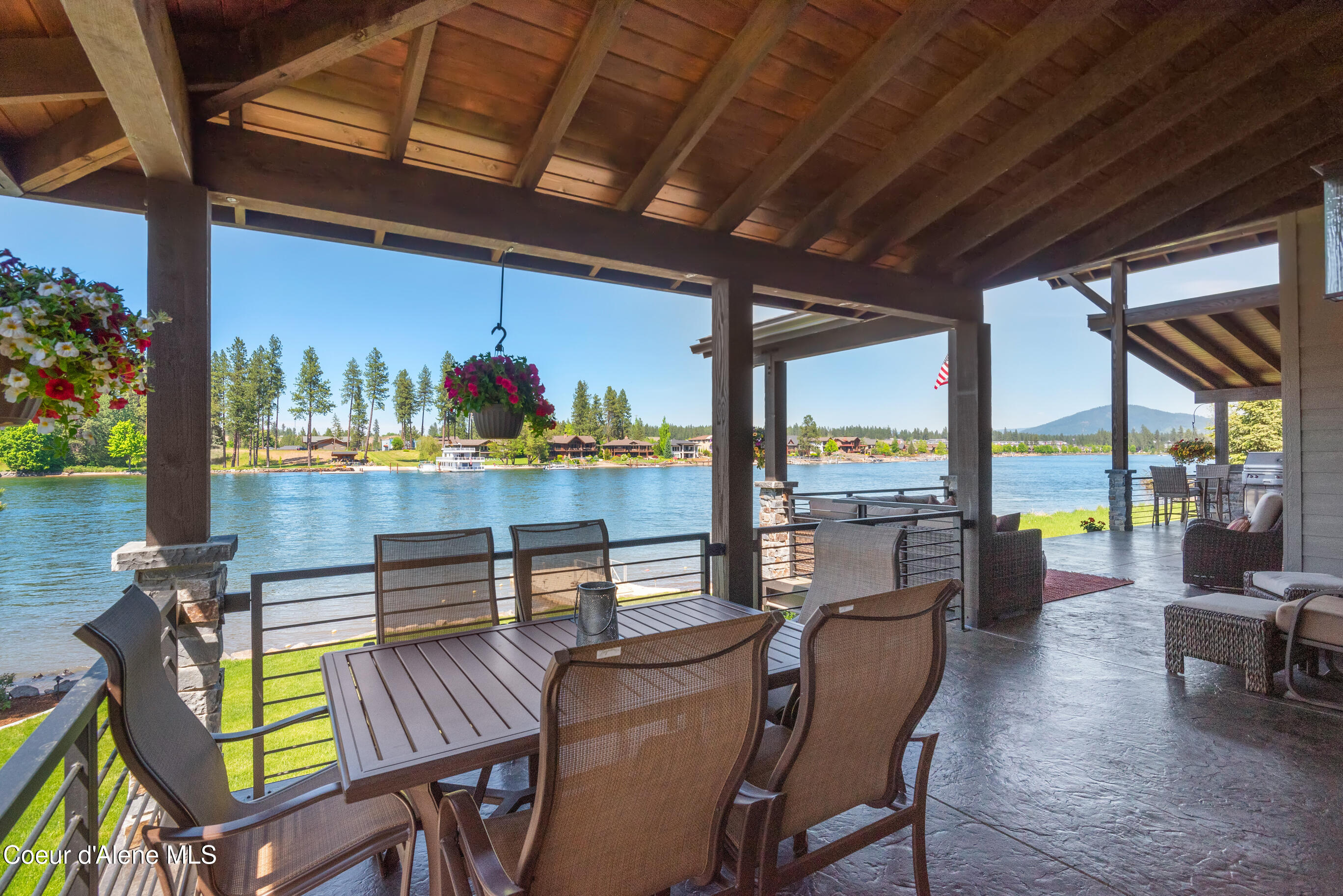 518 S Hidden Island Ln, Coeur d'Alene