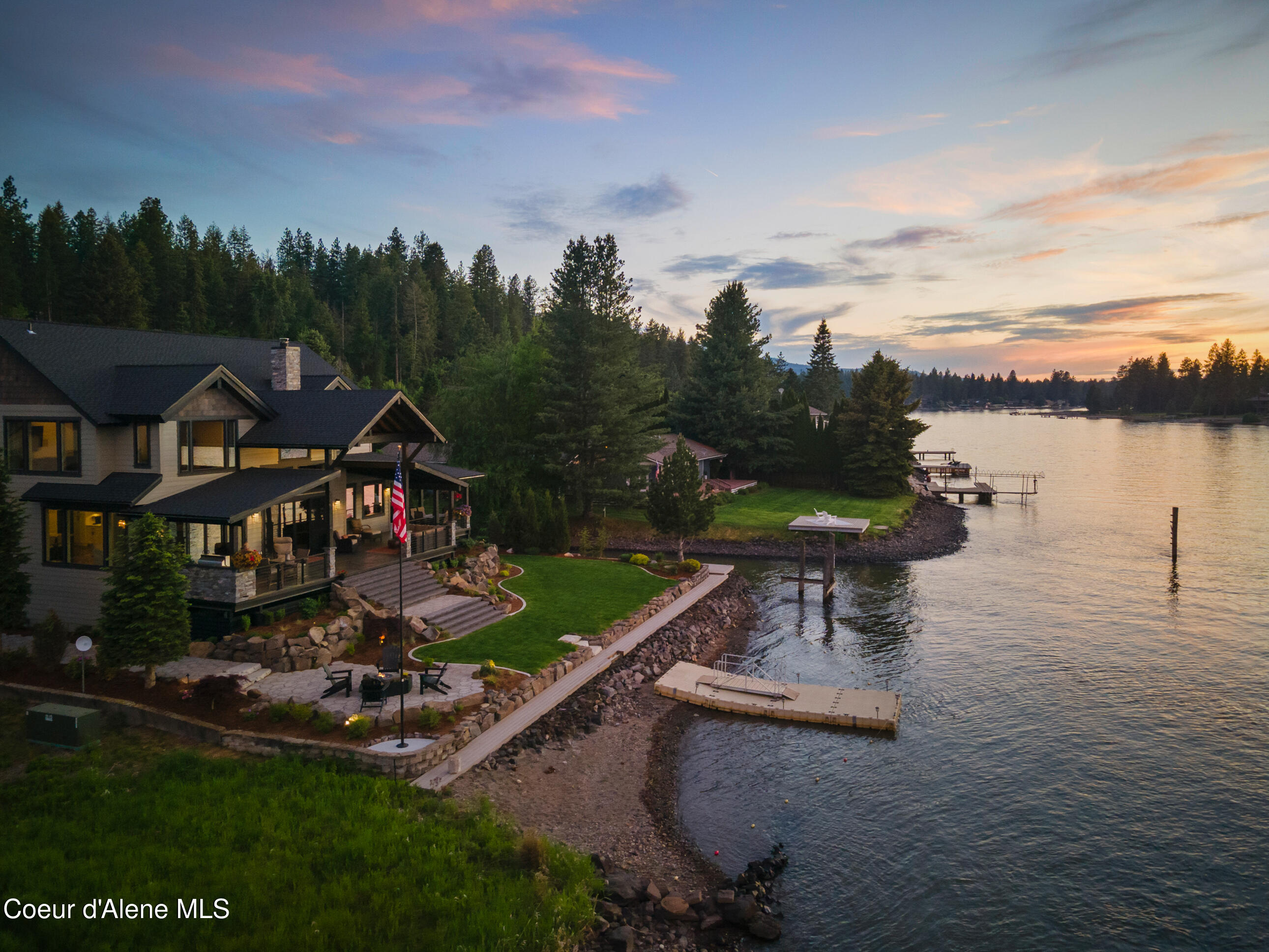 518 S Hidden Island Ln, Coeur d'Alene