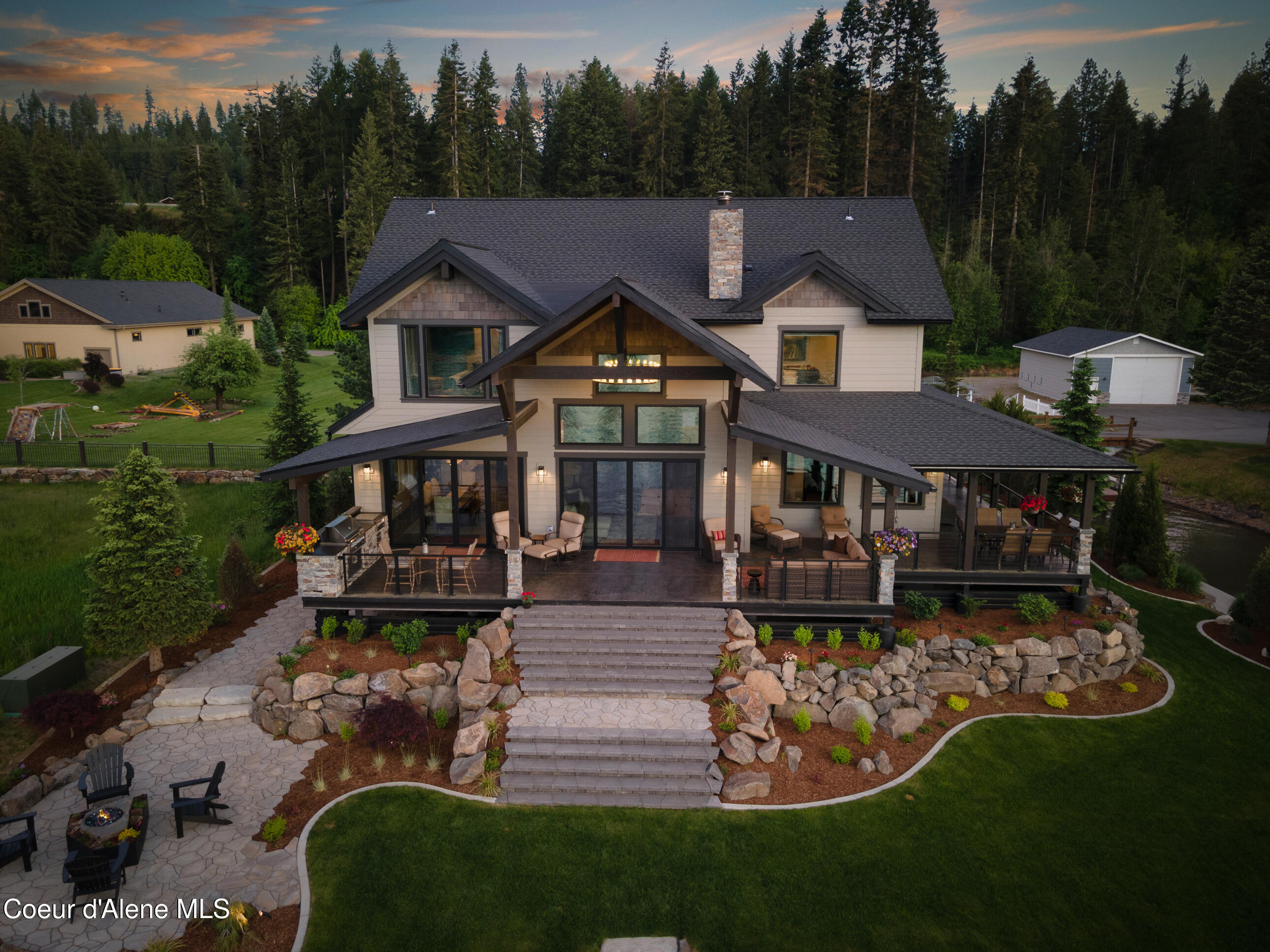 518 S Hidden Island Ln, Coeur d'Alene