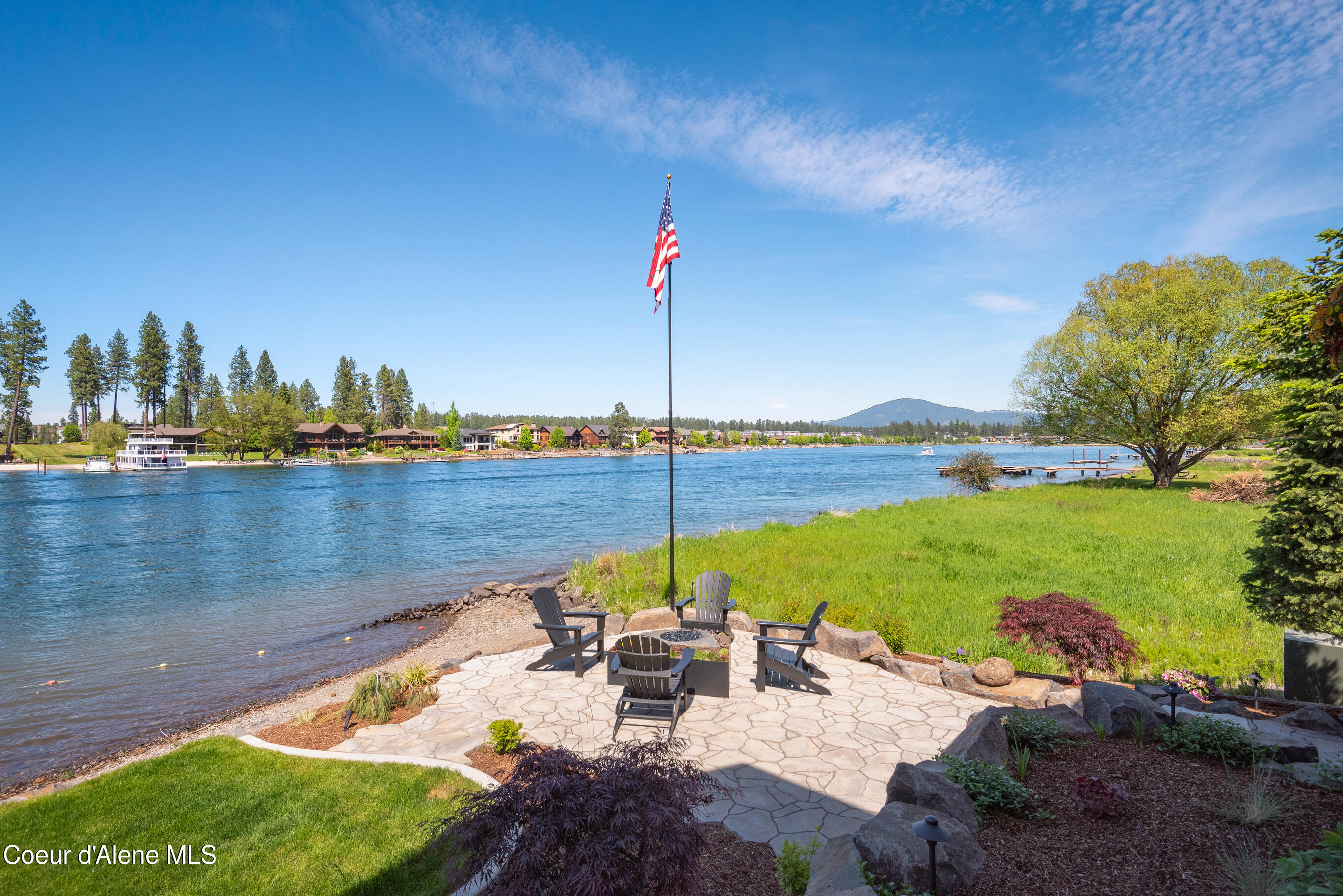518 S Hidden Island Ln, Coeur d'Alene