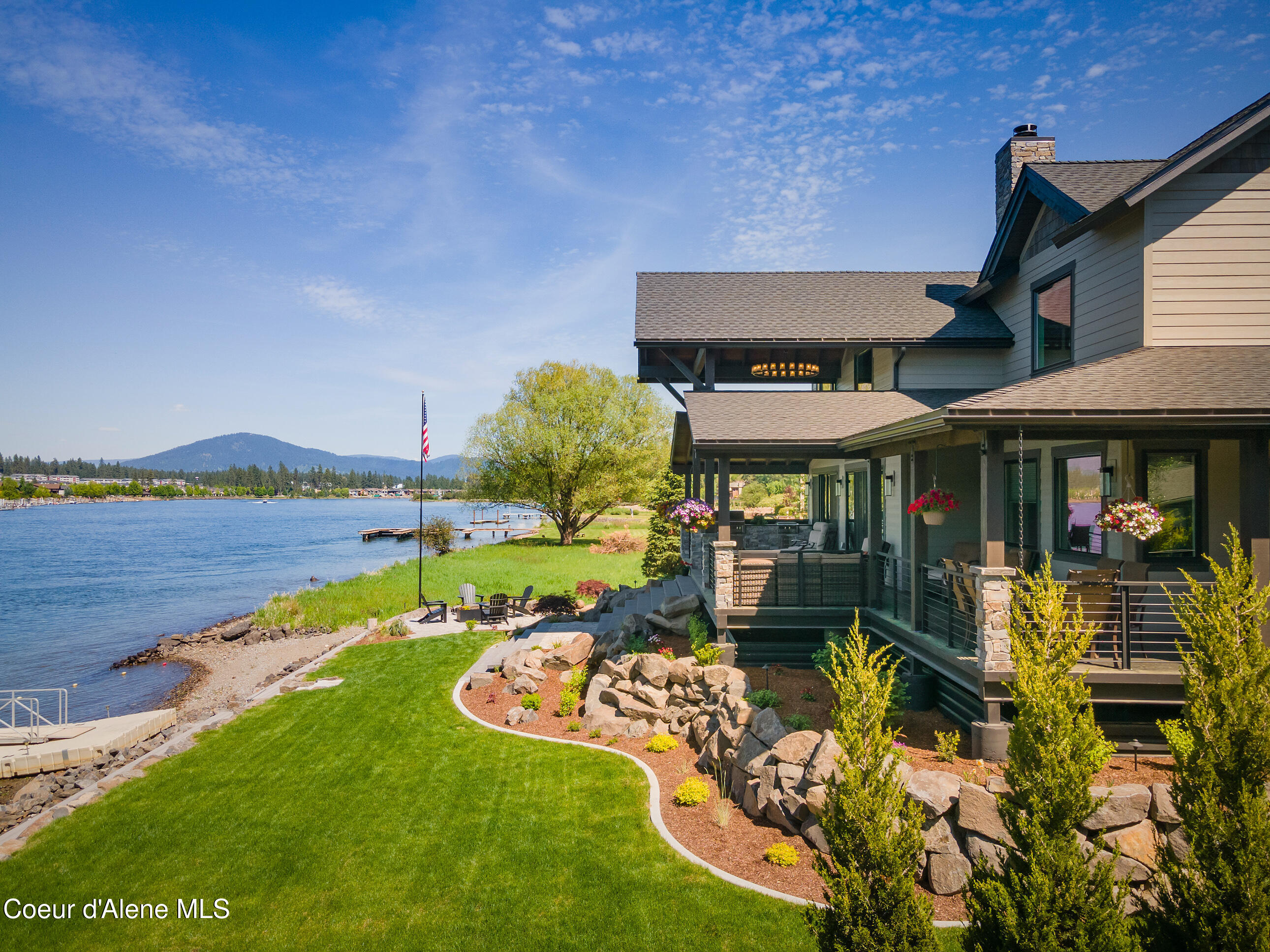 518 S Hidden Island Ln, Coeur d'Alene
