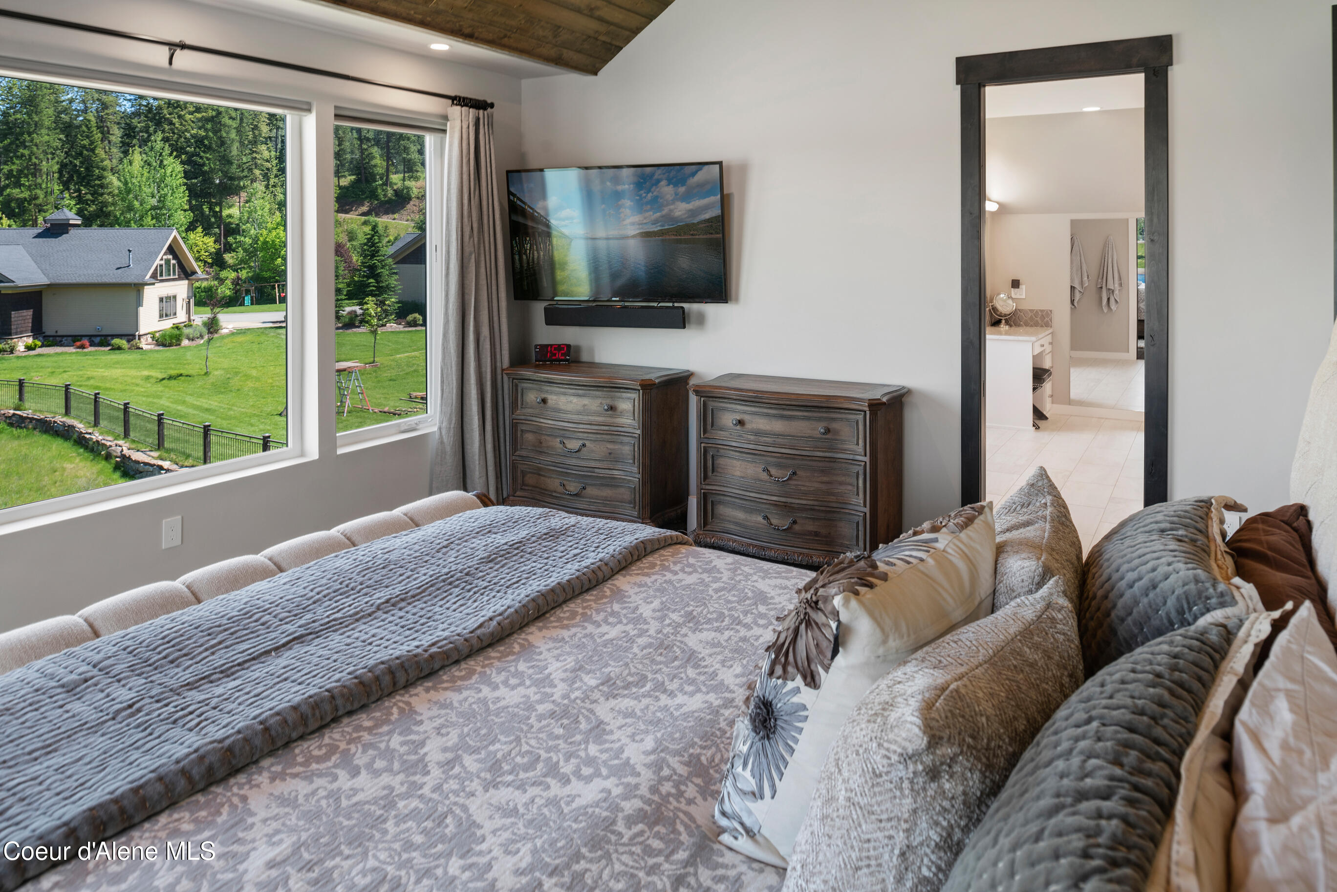 518 S Hidden Island Ln, Coeur d'Alene