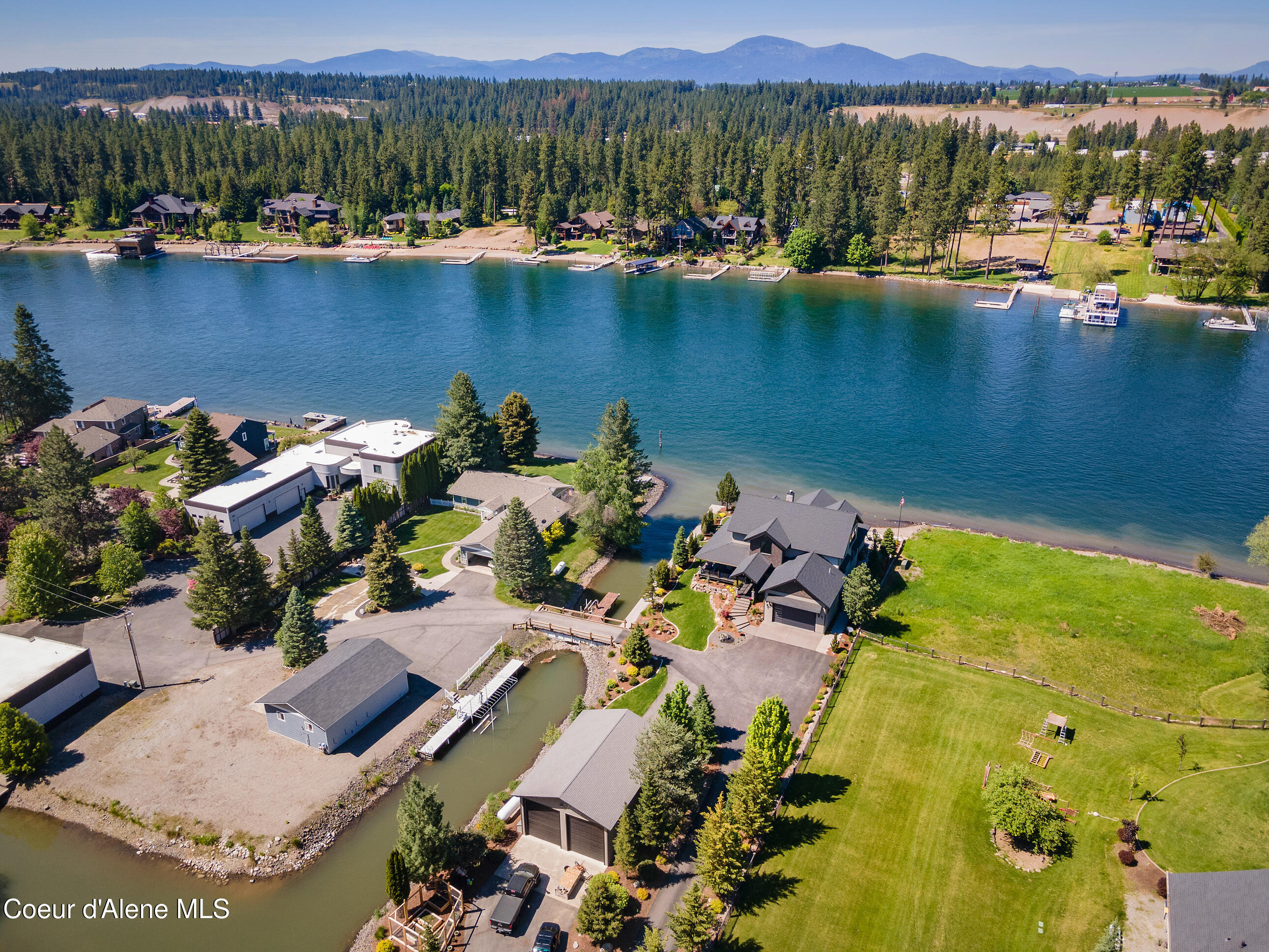 518 S Hidden Island Ln, Coeur d'Alene
