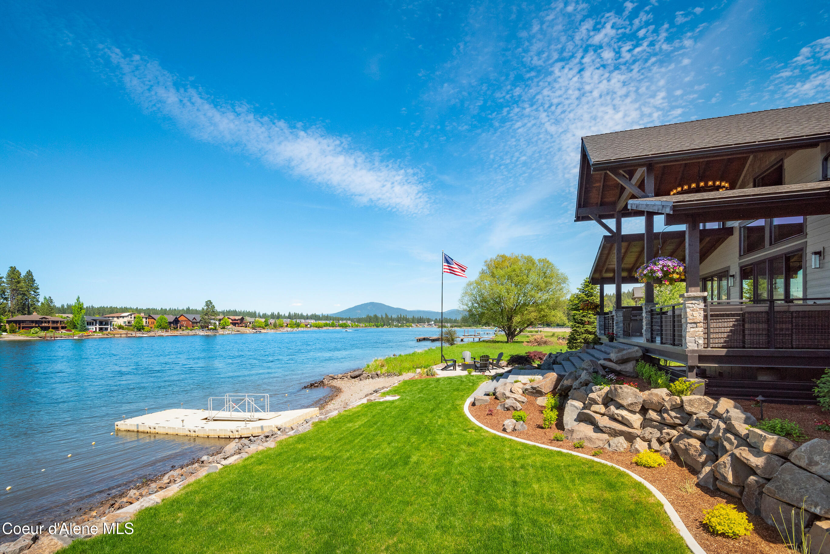 518 S Hidden Island Ln, Coeur d'Alene