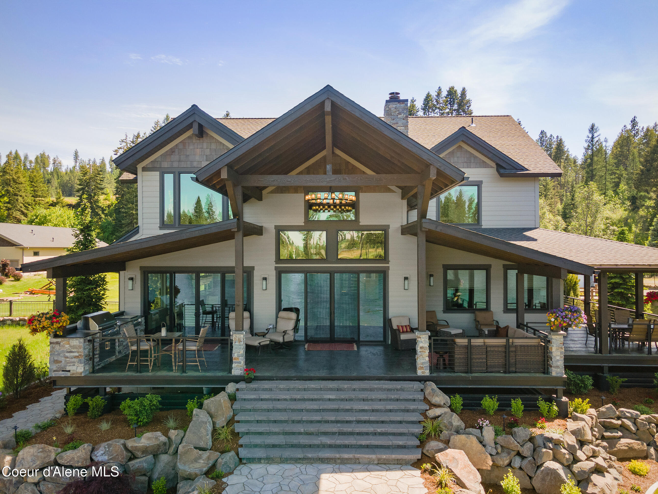 518 S Hidden Island Ln, Coeur d'Alene