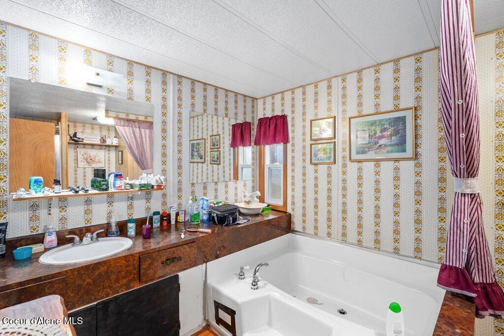 136 Delphi Ln, St. Maries