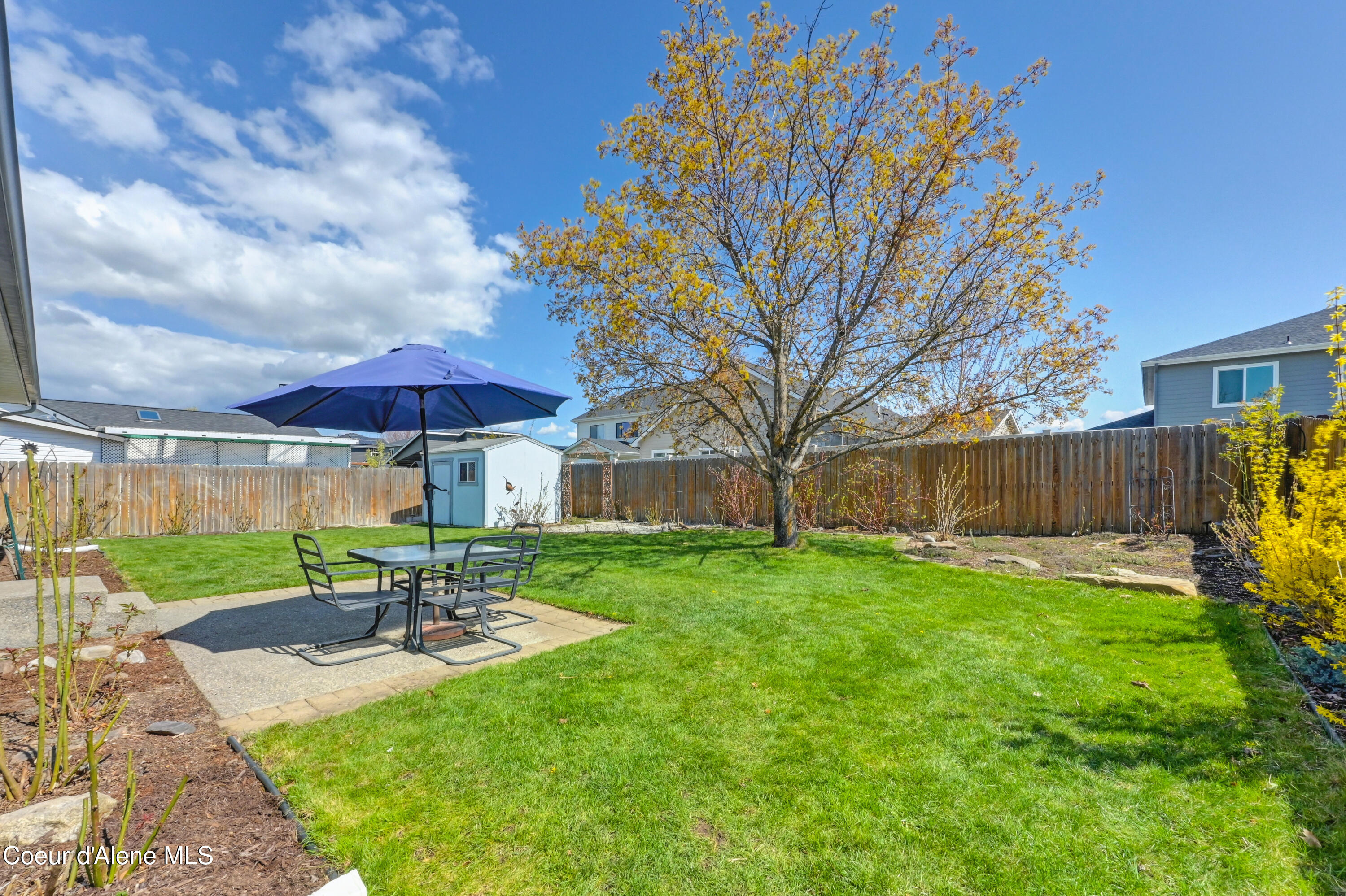 370 E TIGER AVE