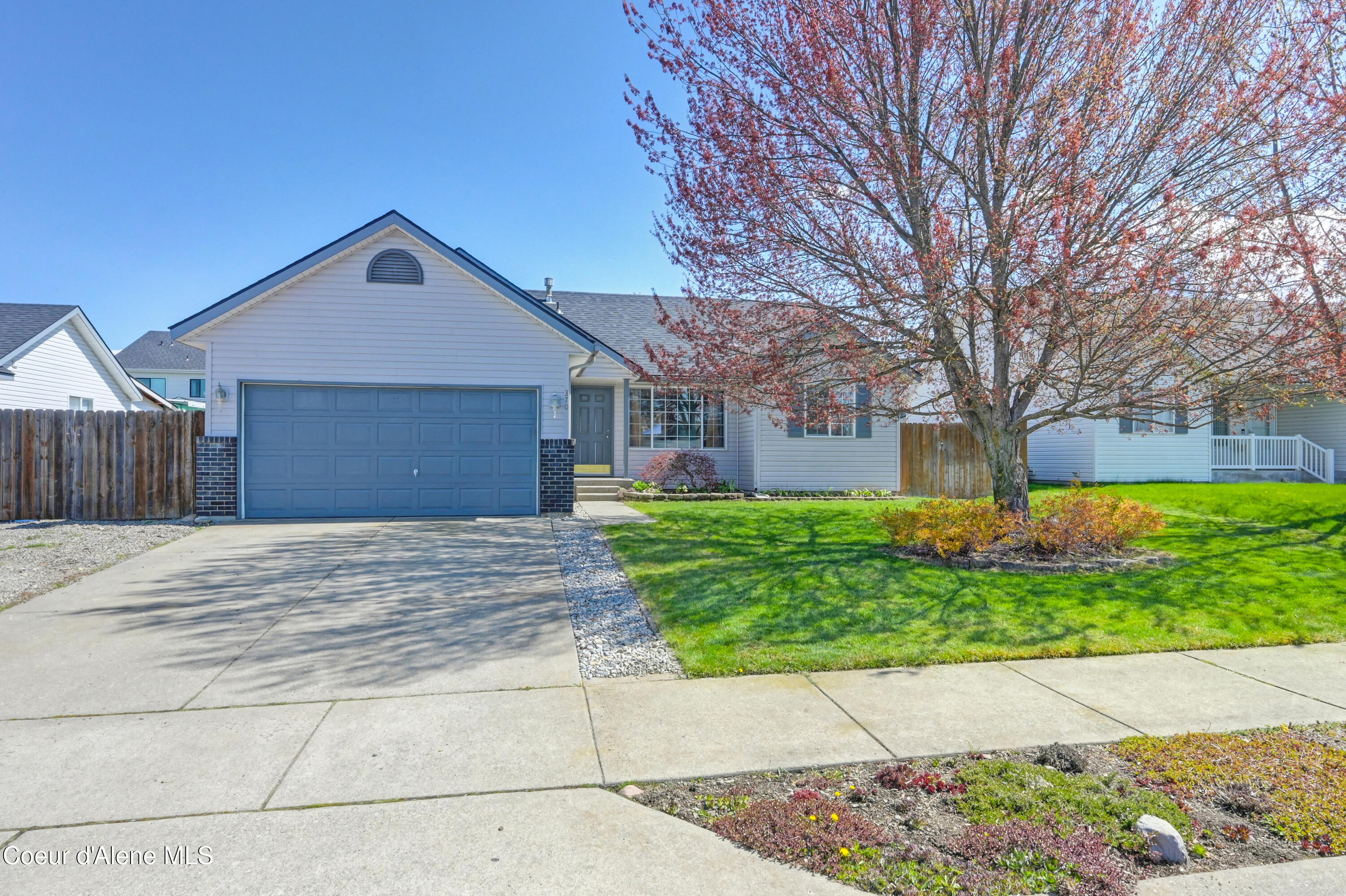 370 E TIGER AVE