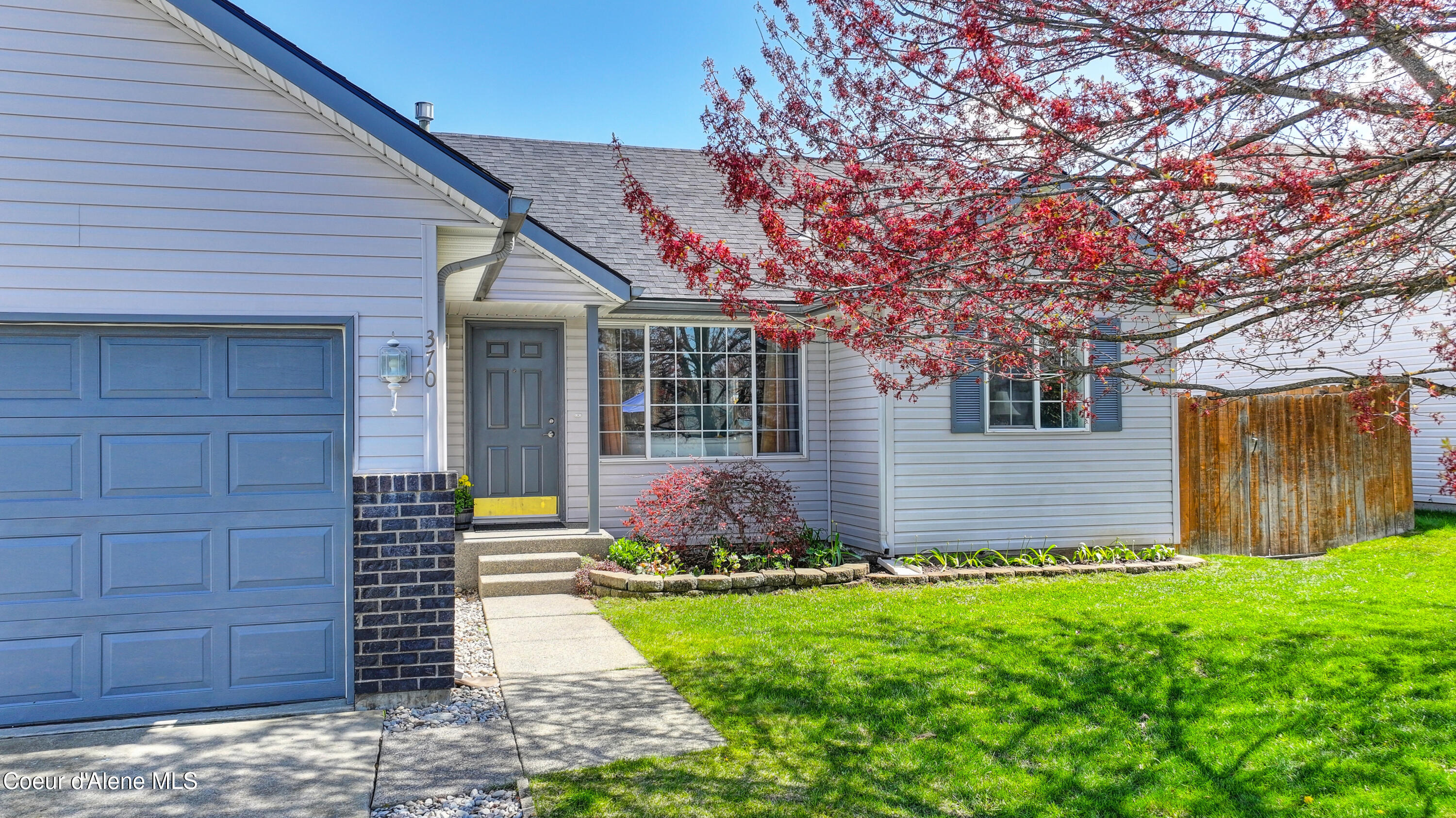 370 E TIGER AVE