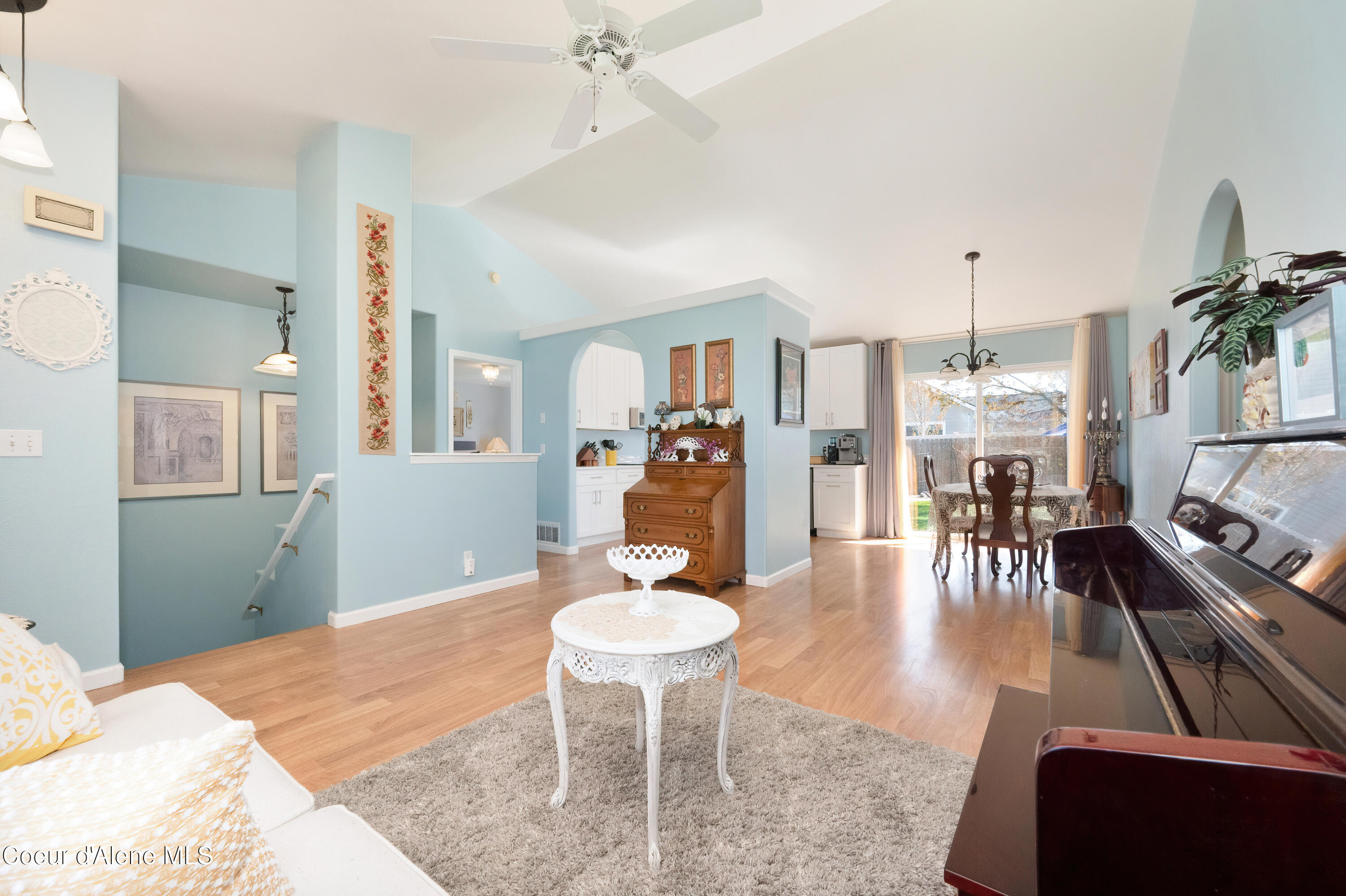 370 E TIGER AVE