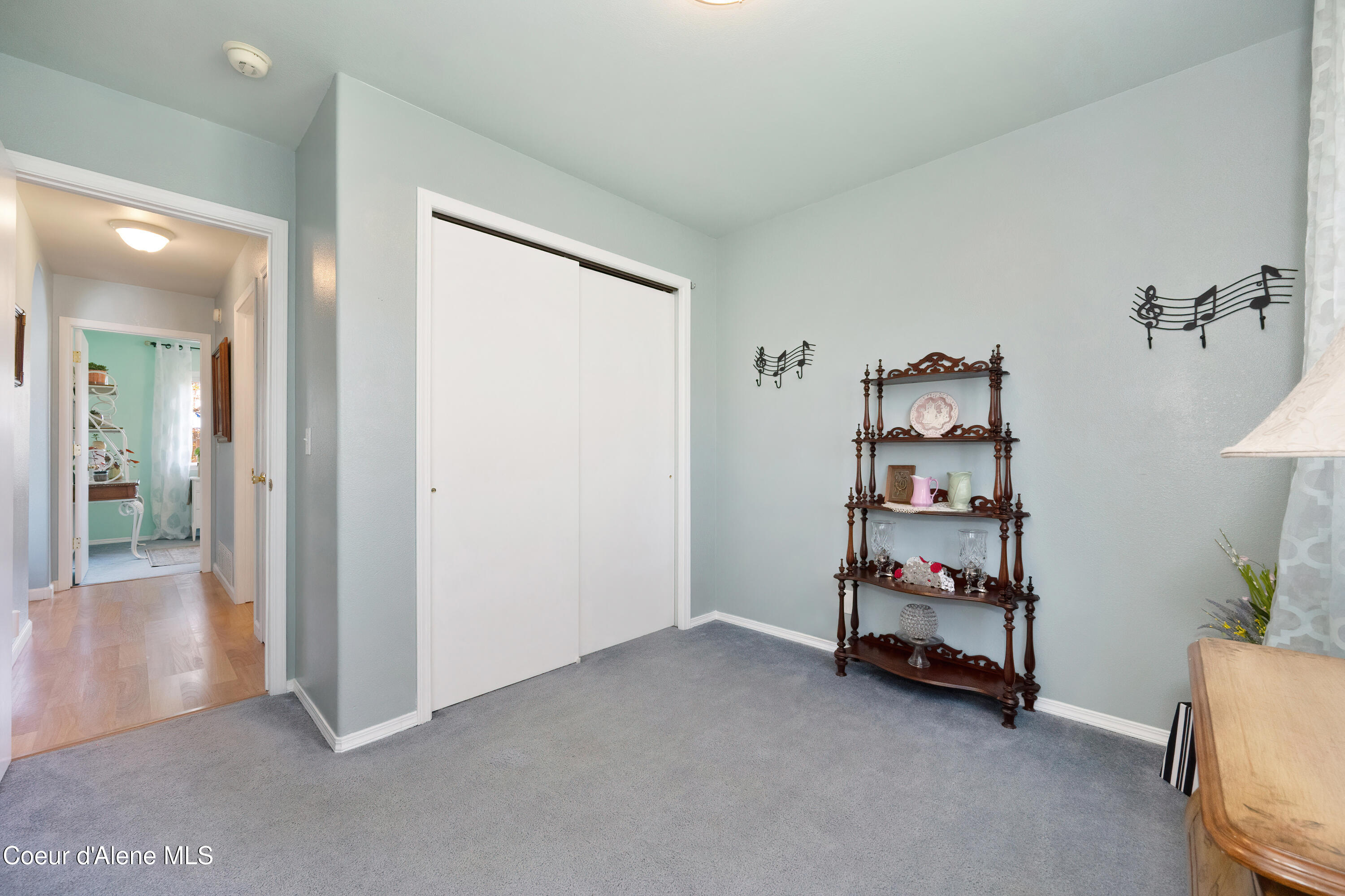 370 E TIGER AVE