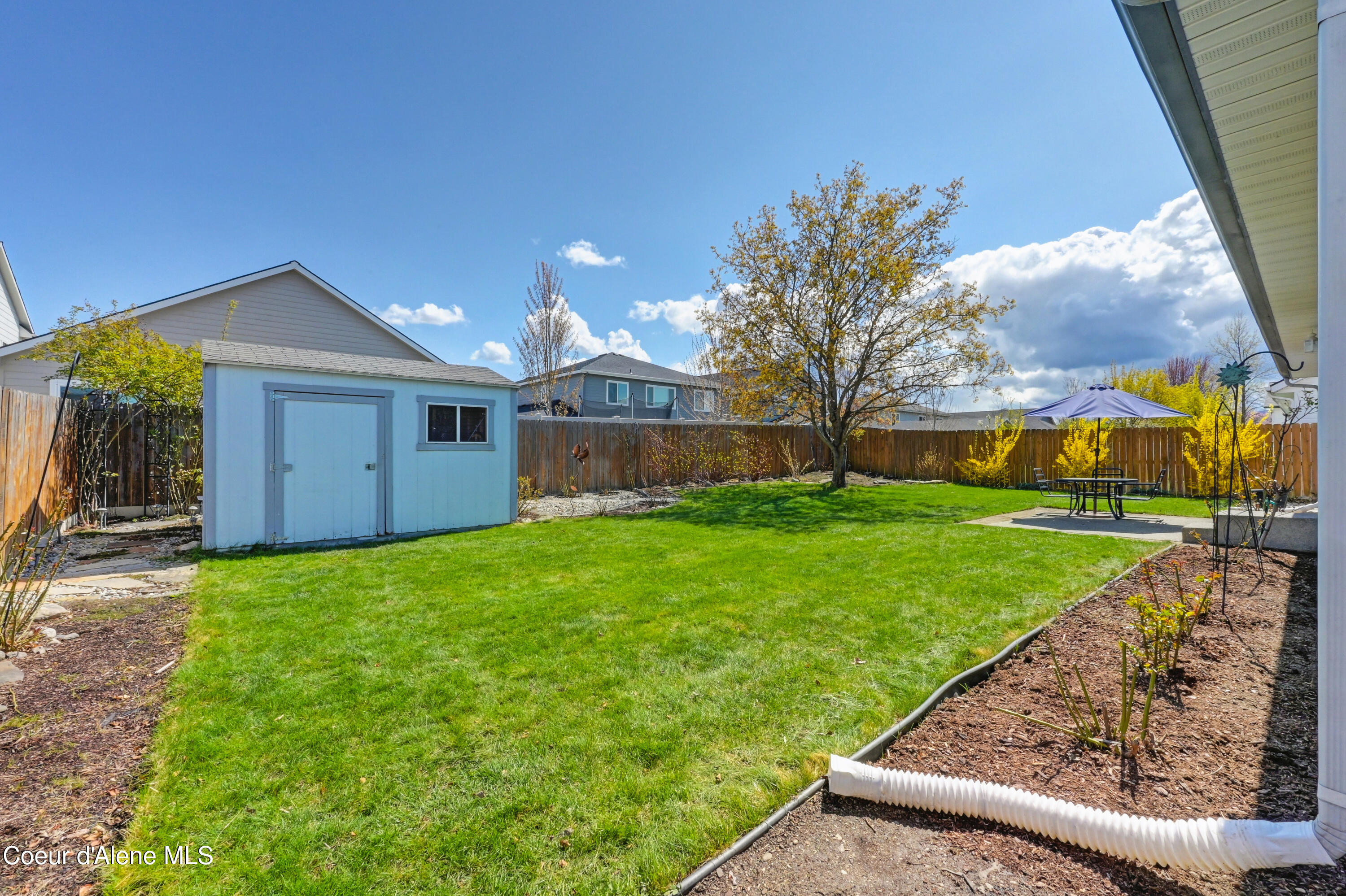 370 E TIGER AVE