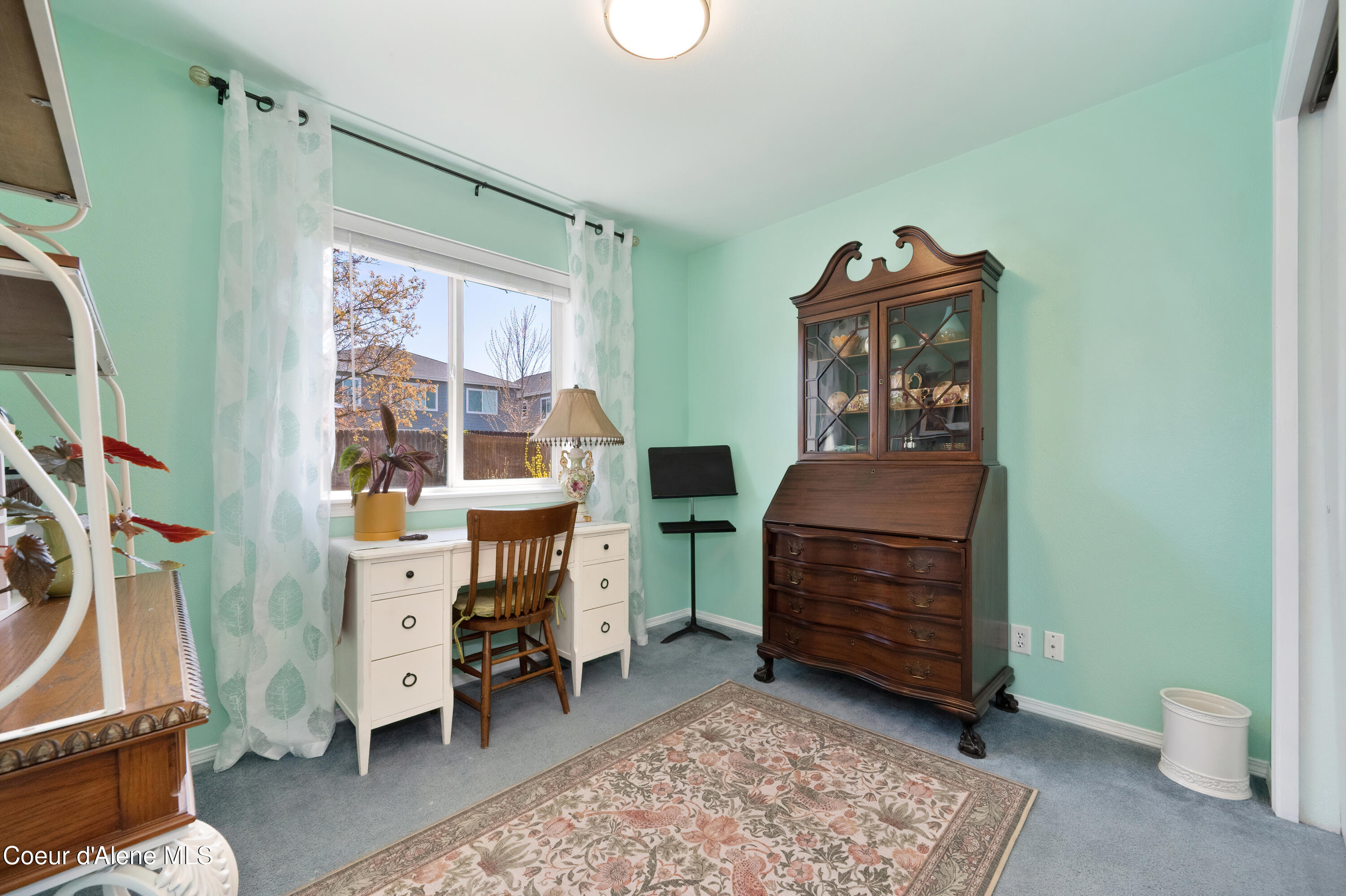 370 E TIGER AVE