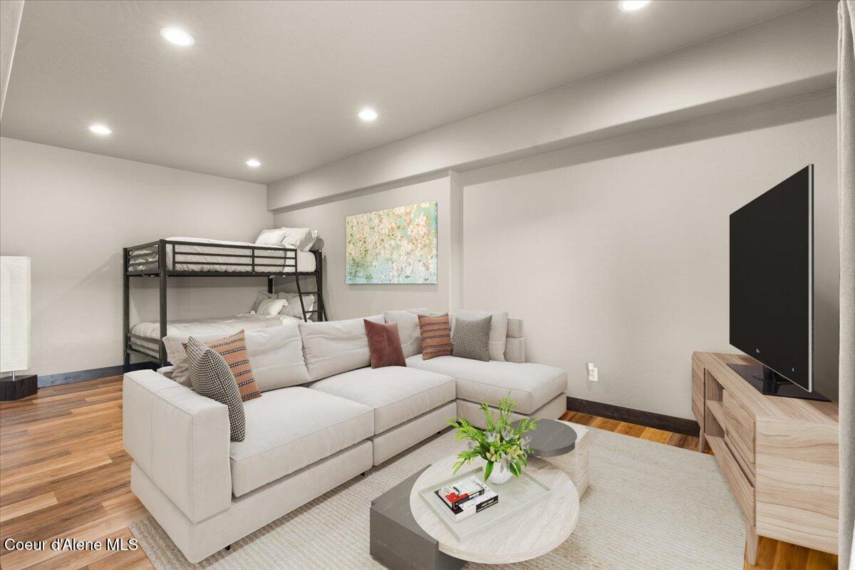 7809 E BRIDGER TRL