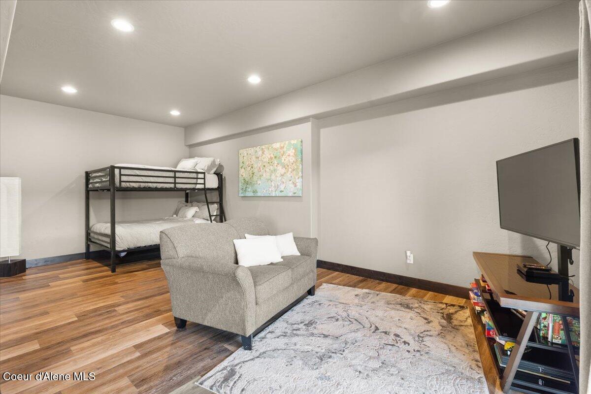 7809 E BRIDGER TRL