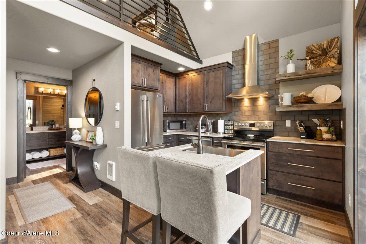7809 E BRIDGER TRL