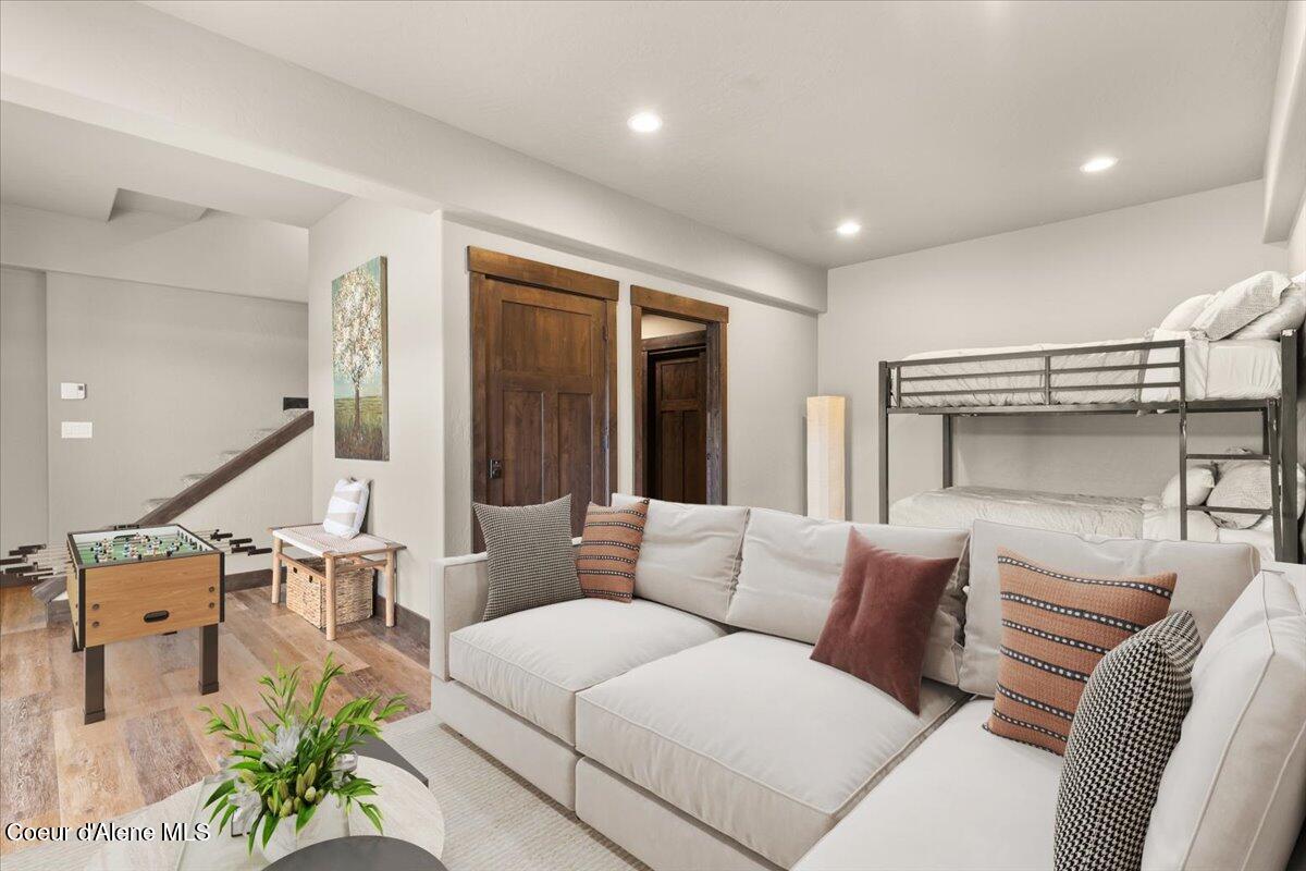 7809 E BRIDGER TRL