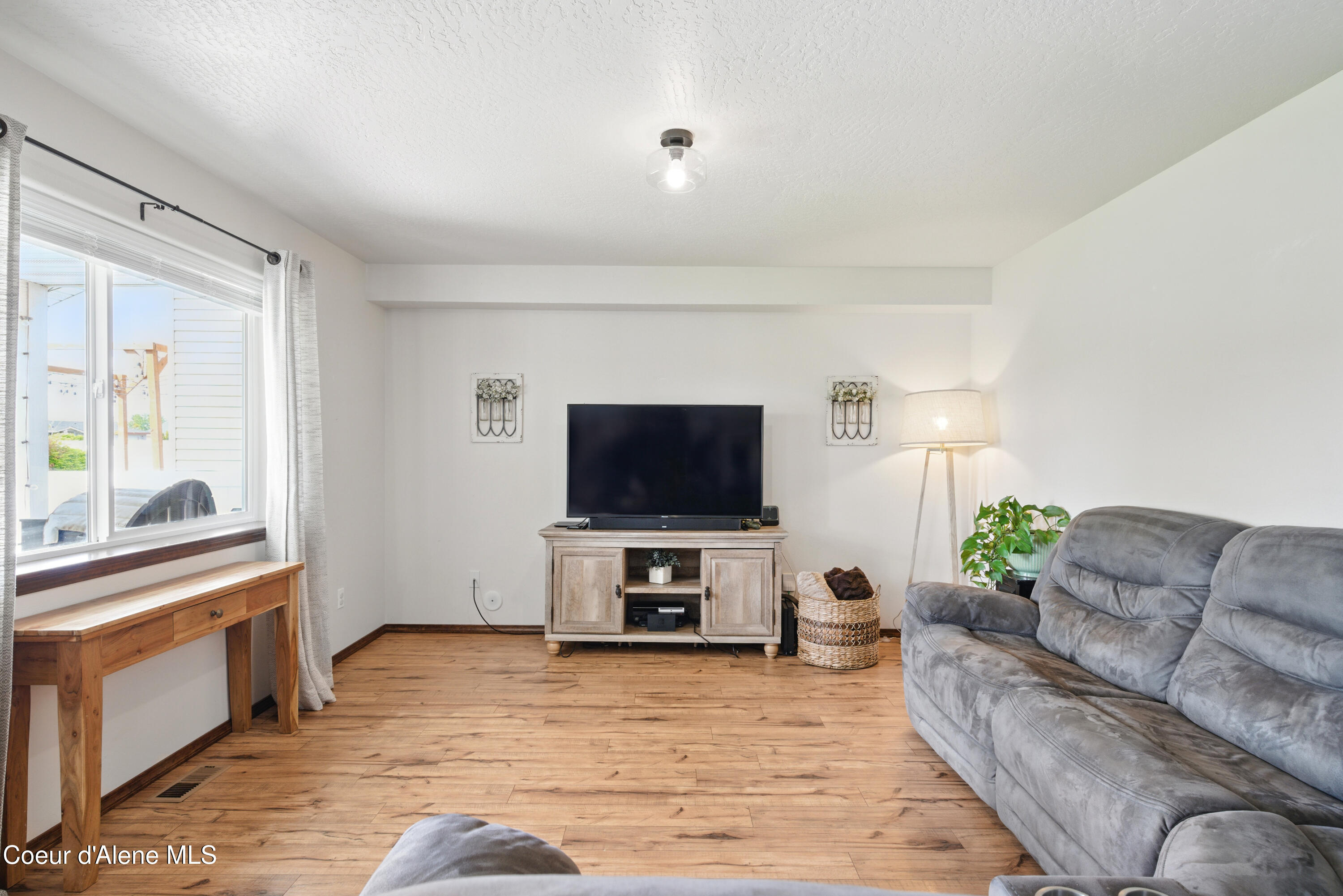 12404 W DEVONSHIRE AVE