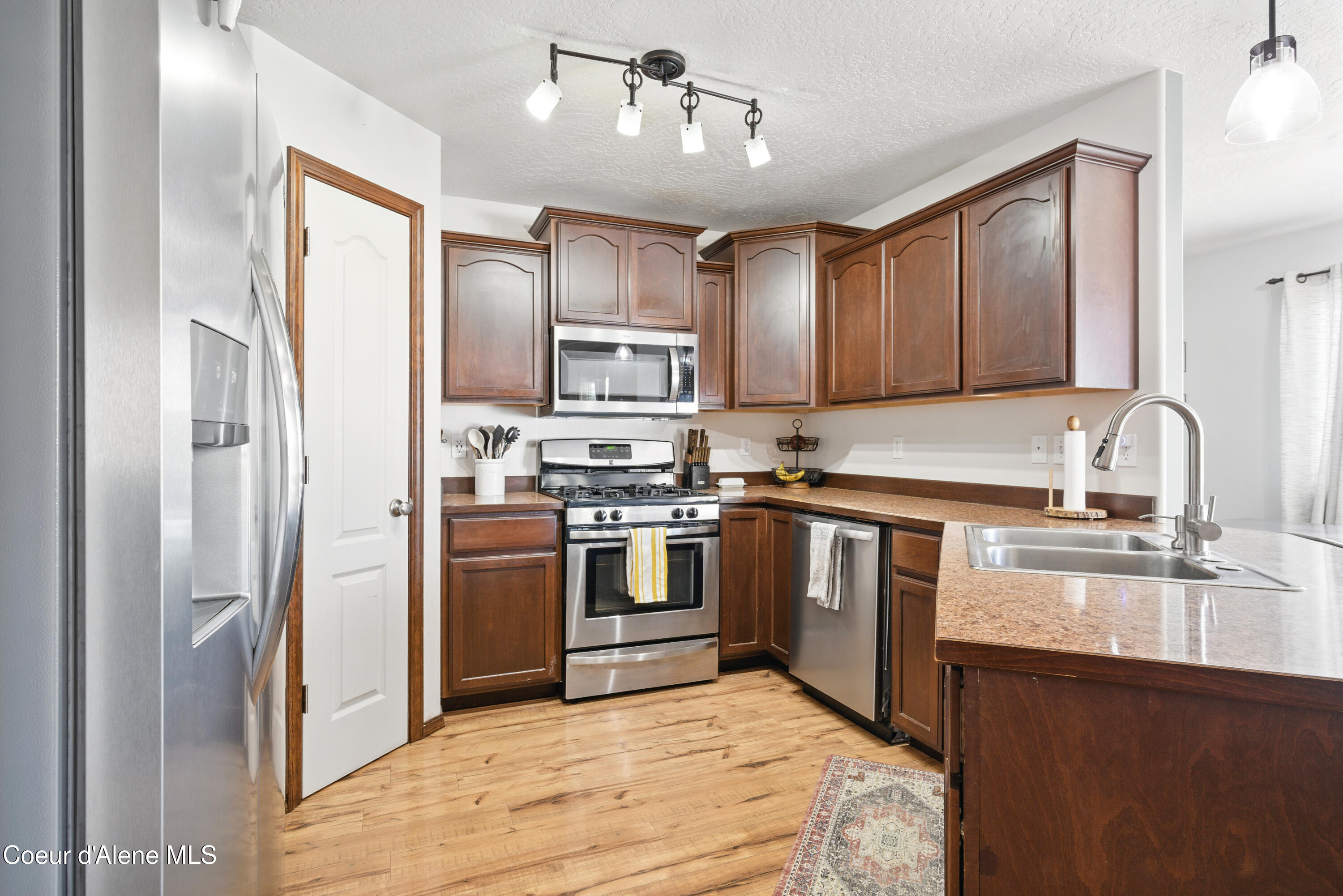 12404 W DEVONSHIRE AVE