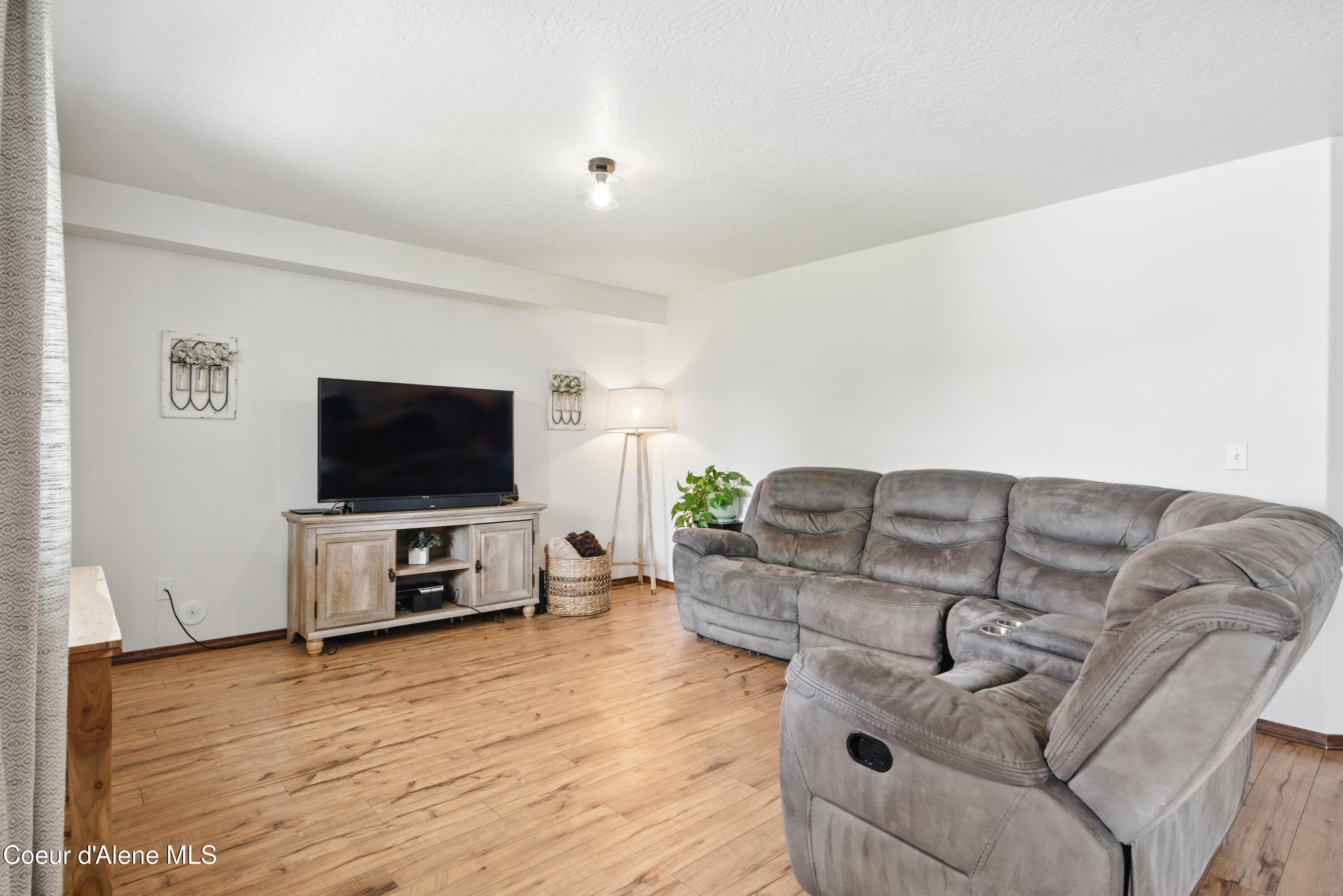 12404 W DEVONSHIRE AVE