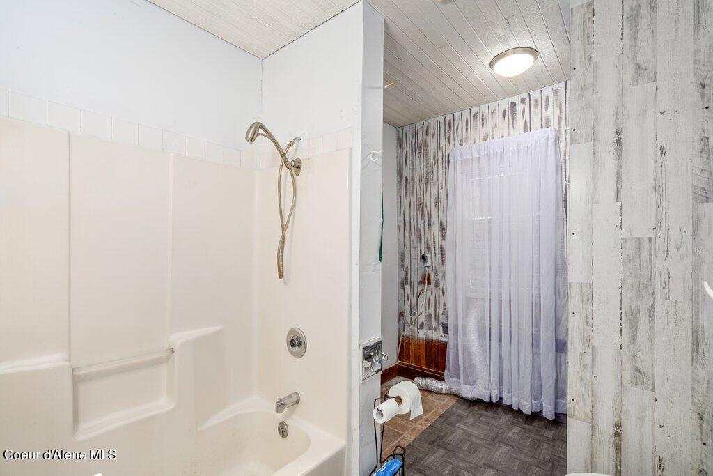 17320 E PERIMETER RD