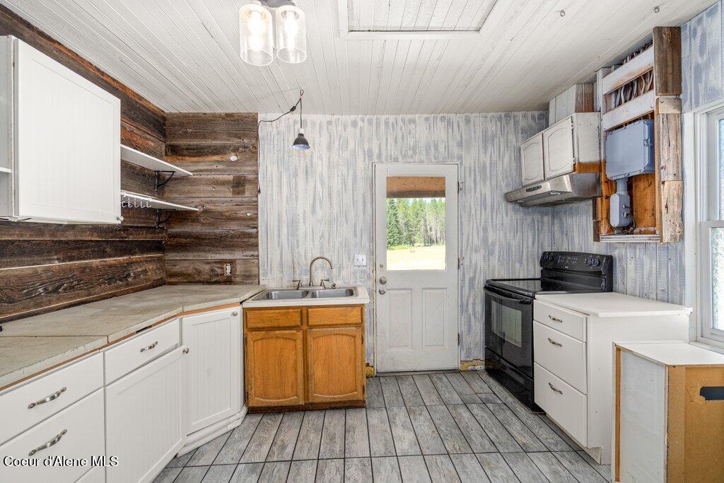 17320 E PERIMETER RD