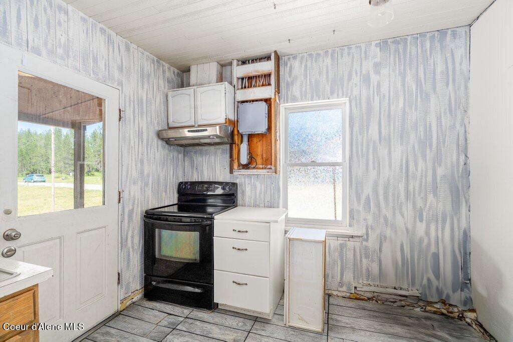 17320 E PERIMETER RD