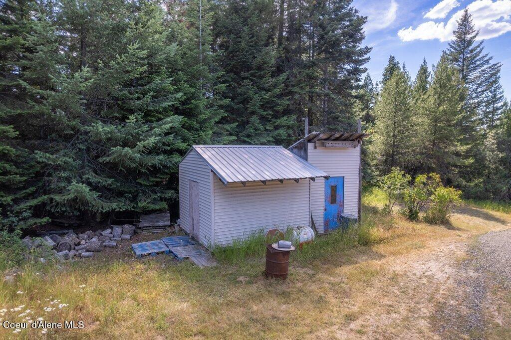 207 Happy Valley Ln