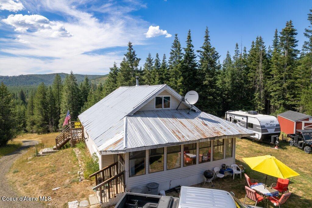 207 Happy Valley Ln