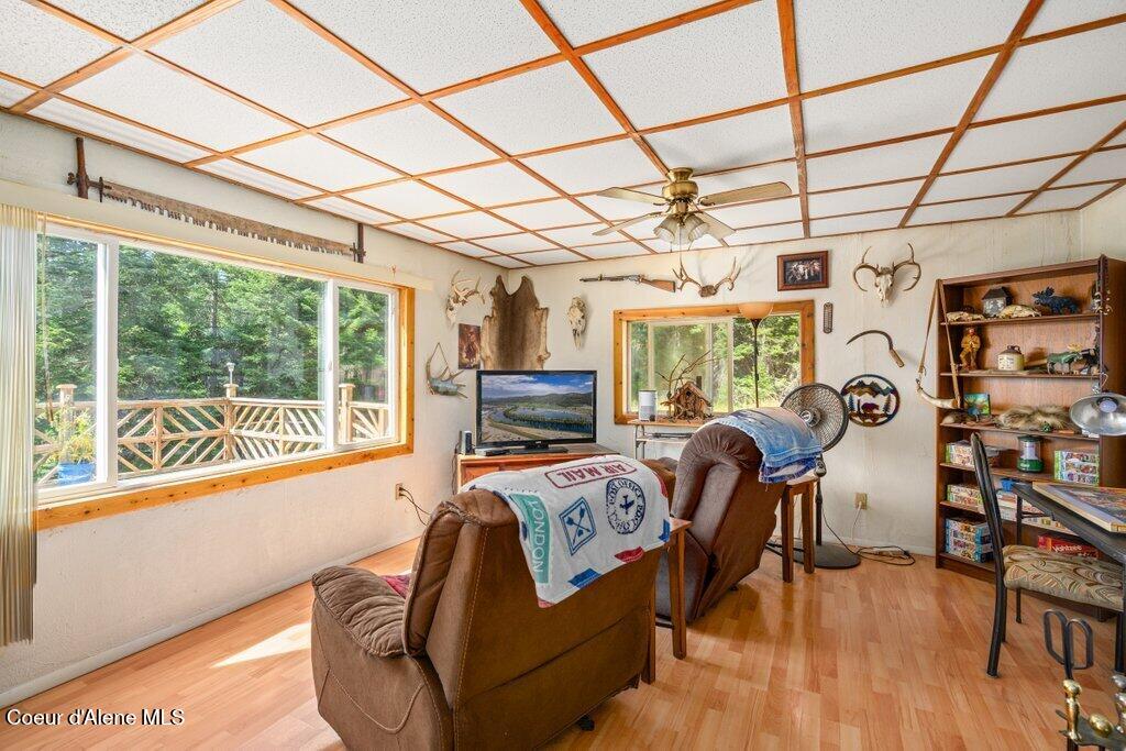 207 Happy Valley Ln