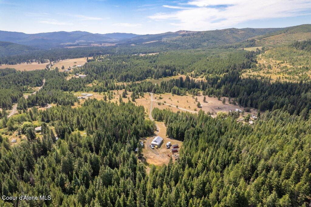 207 Happy Valley Ln