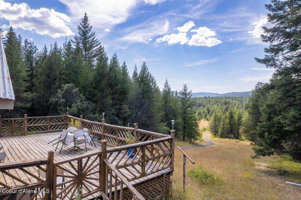 207 Happy Valley Ln