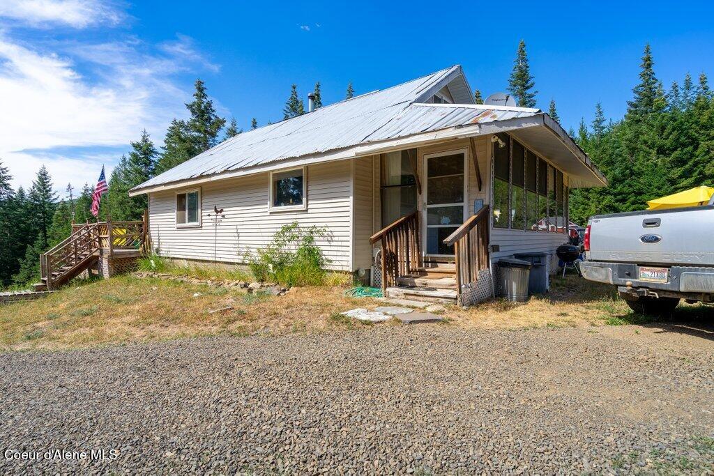 207 Happy Valley Ln
