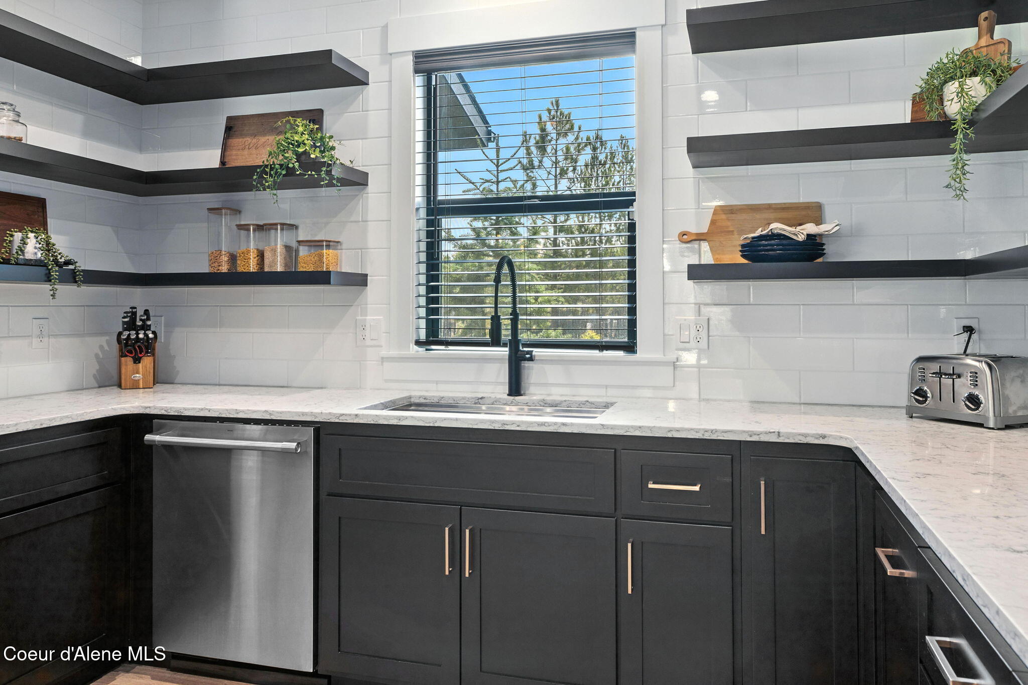 20283 N Crooked Rock Ln