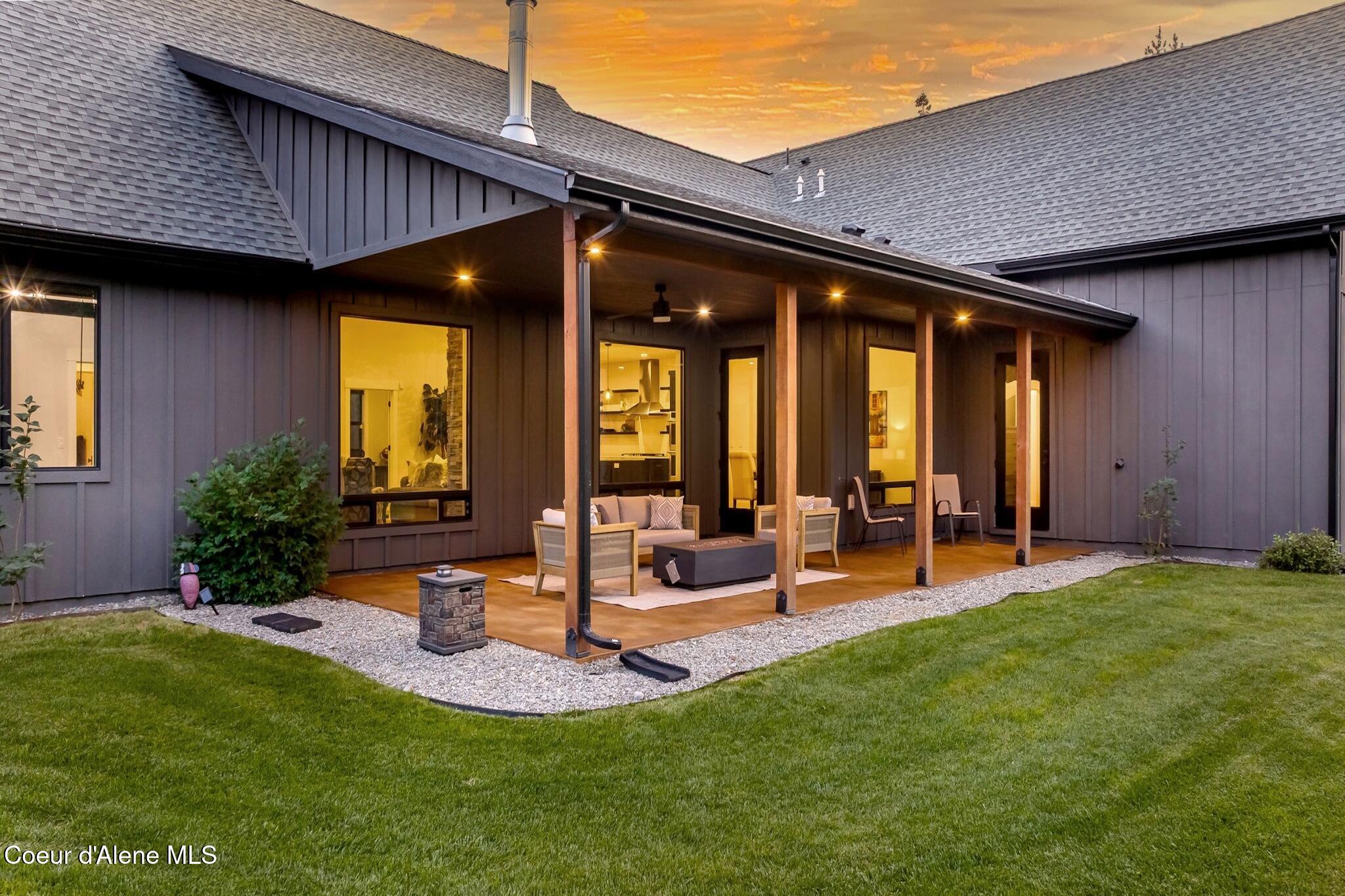 20283 N Crooked Rock Ln