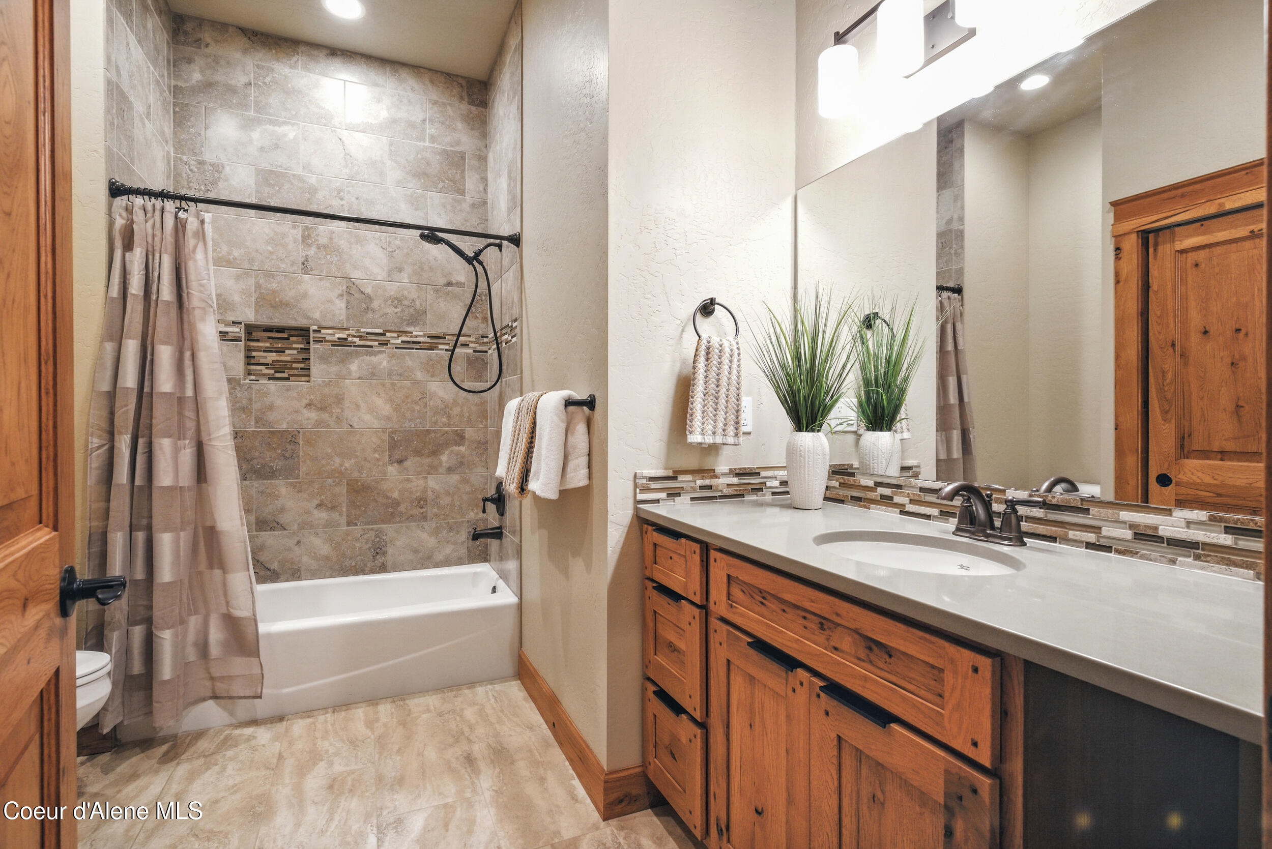 506 Guthrie Pl 1004