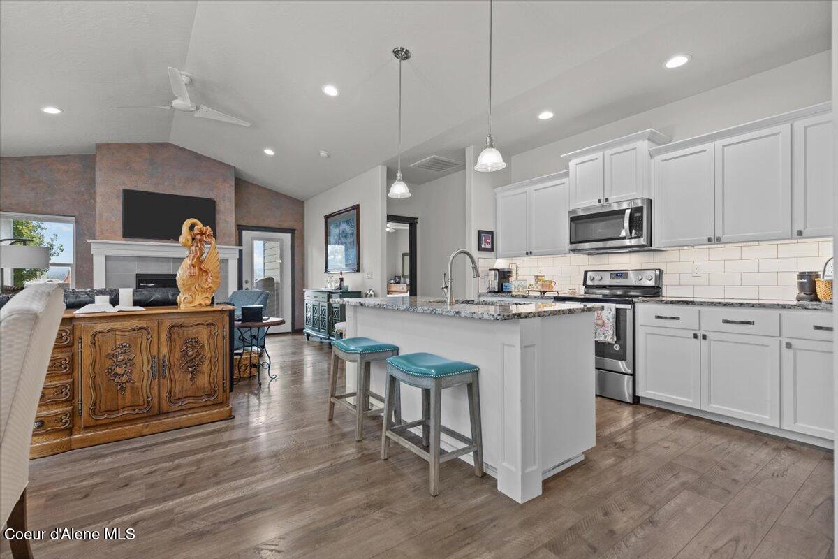 13892 N Pristine Cir