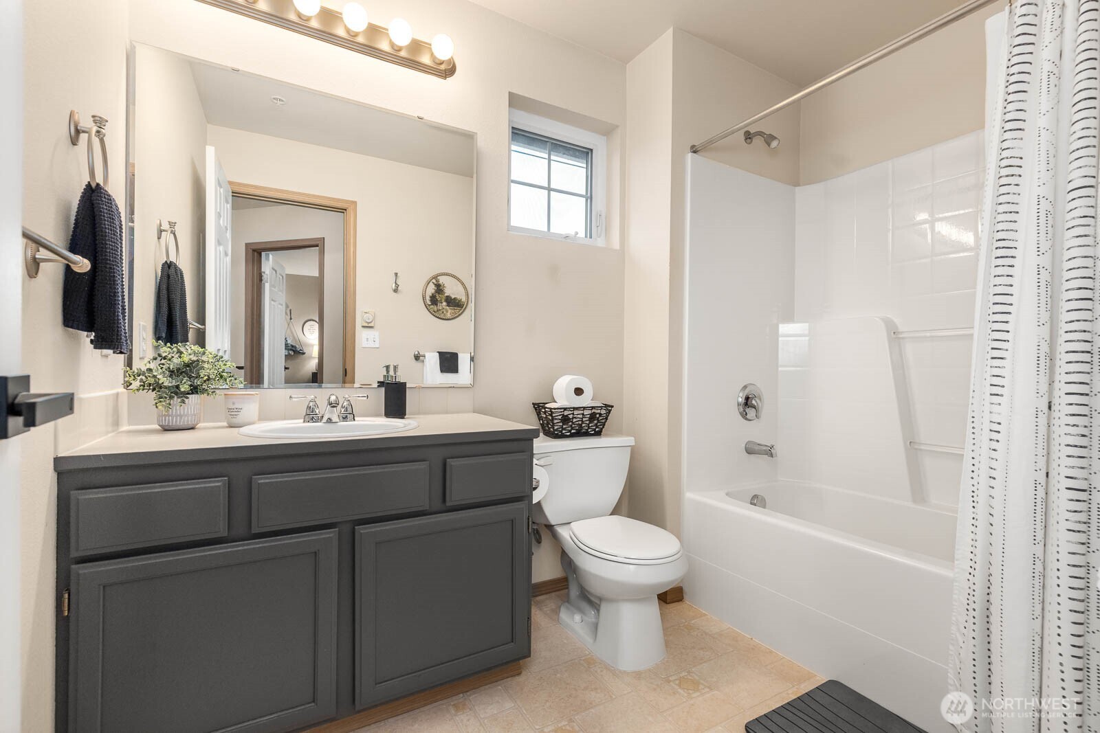 119 91st Ave SE Unit: 4C