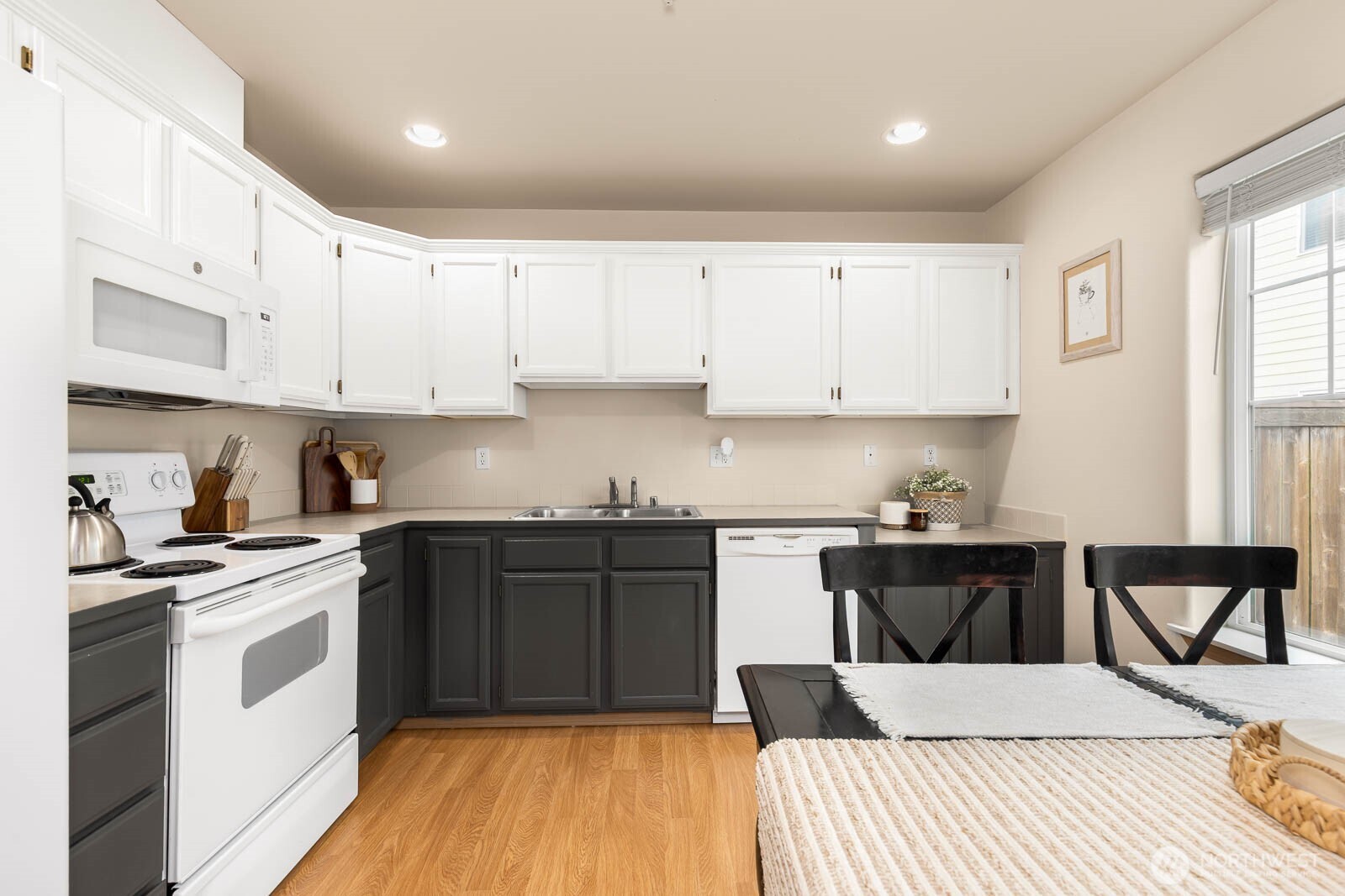 119 91st Ave SE Unit: 4C