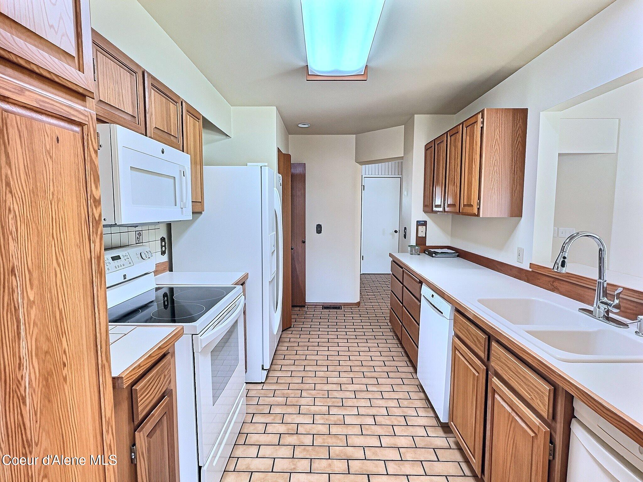 212 E 1st Ave, APT 10F