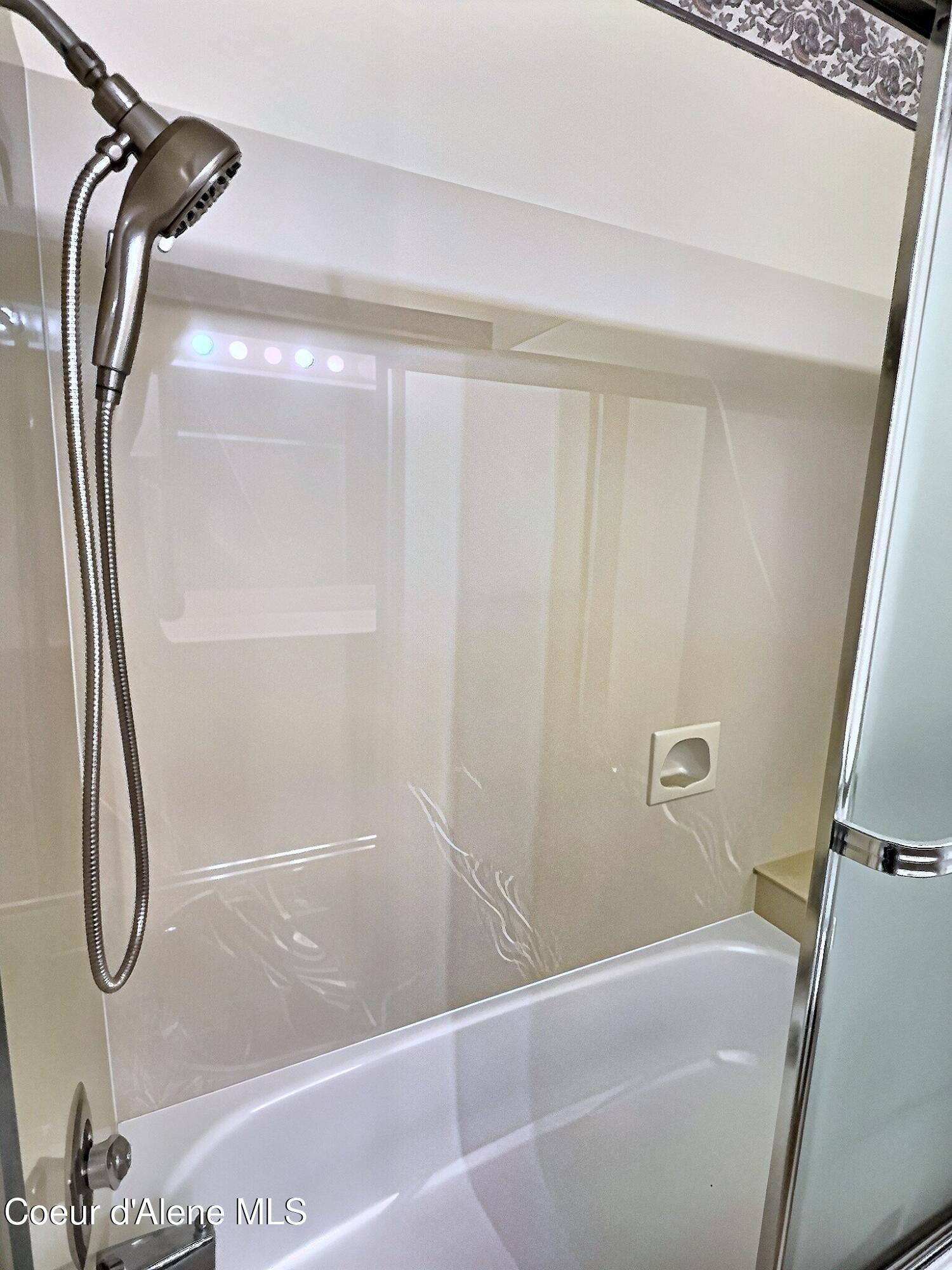 212 E 1st Ave, APT 10F