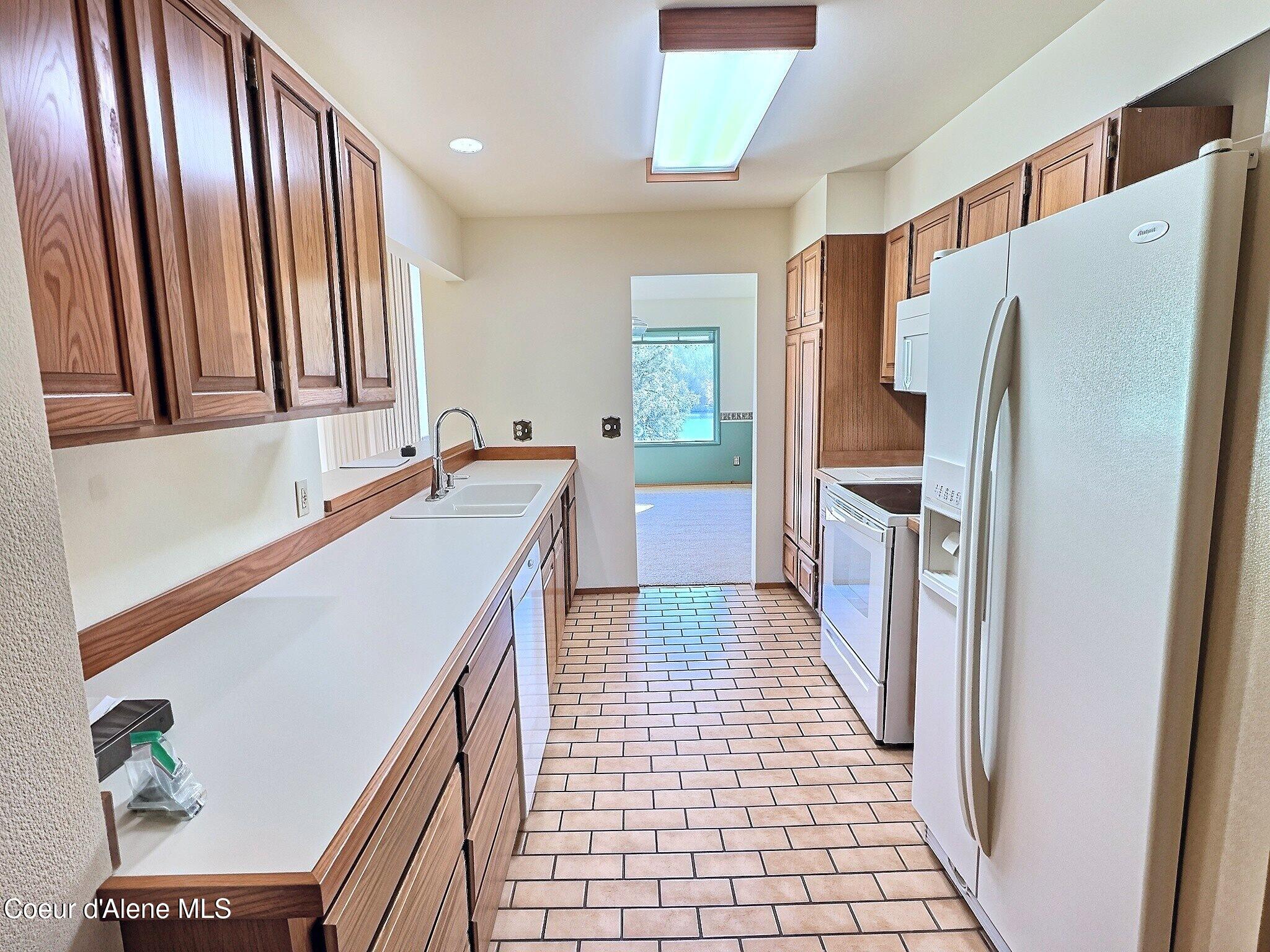 212 E 1st Ave, APT 10F