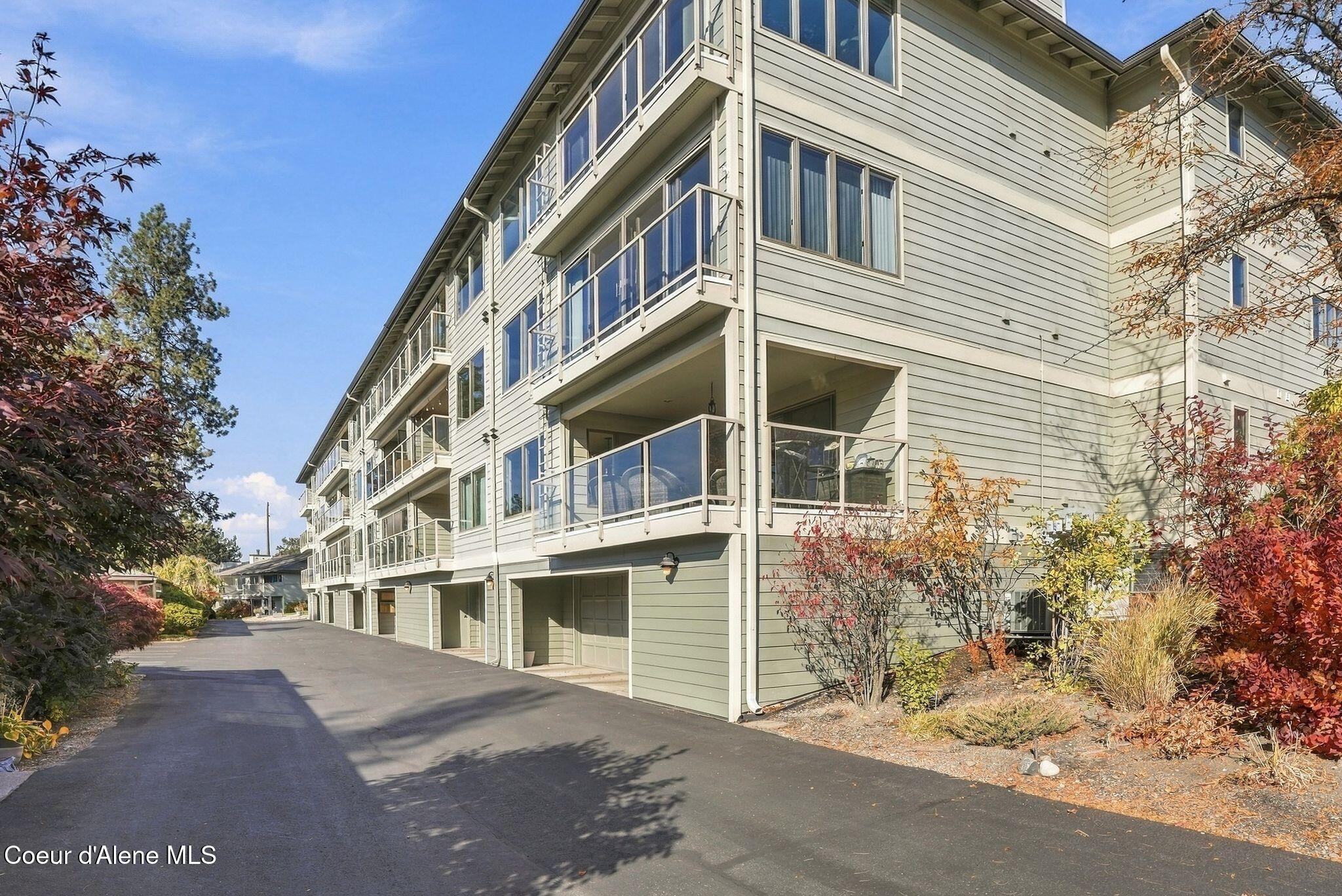 212 E 1st Ave, APT 10F
