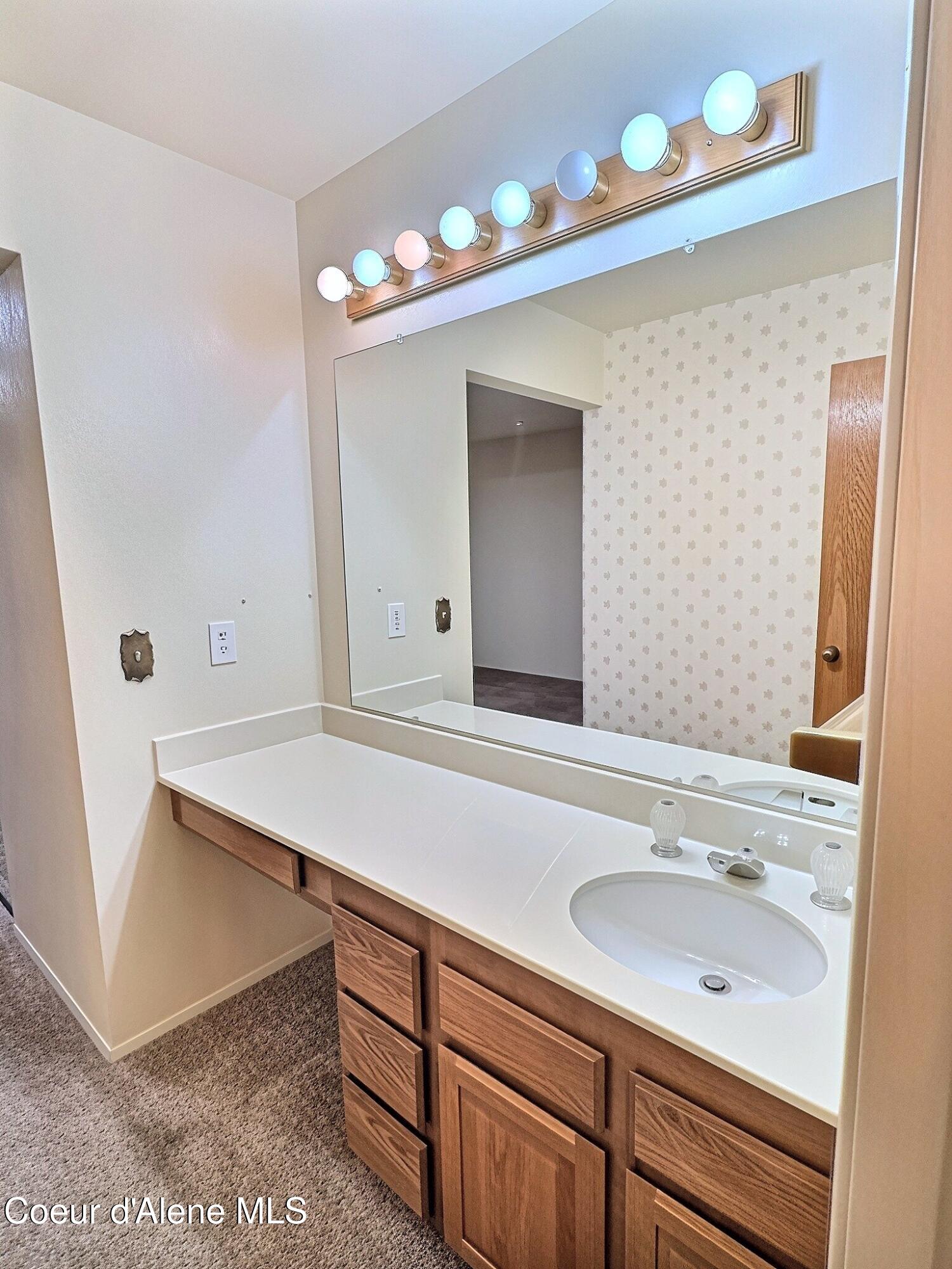212 E 1st Ave, APT 10F
