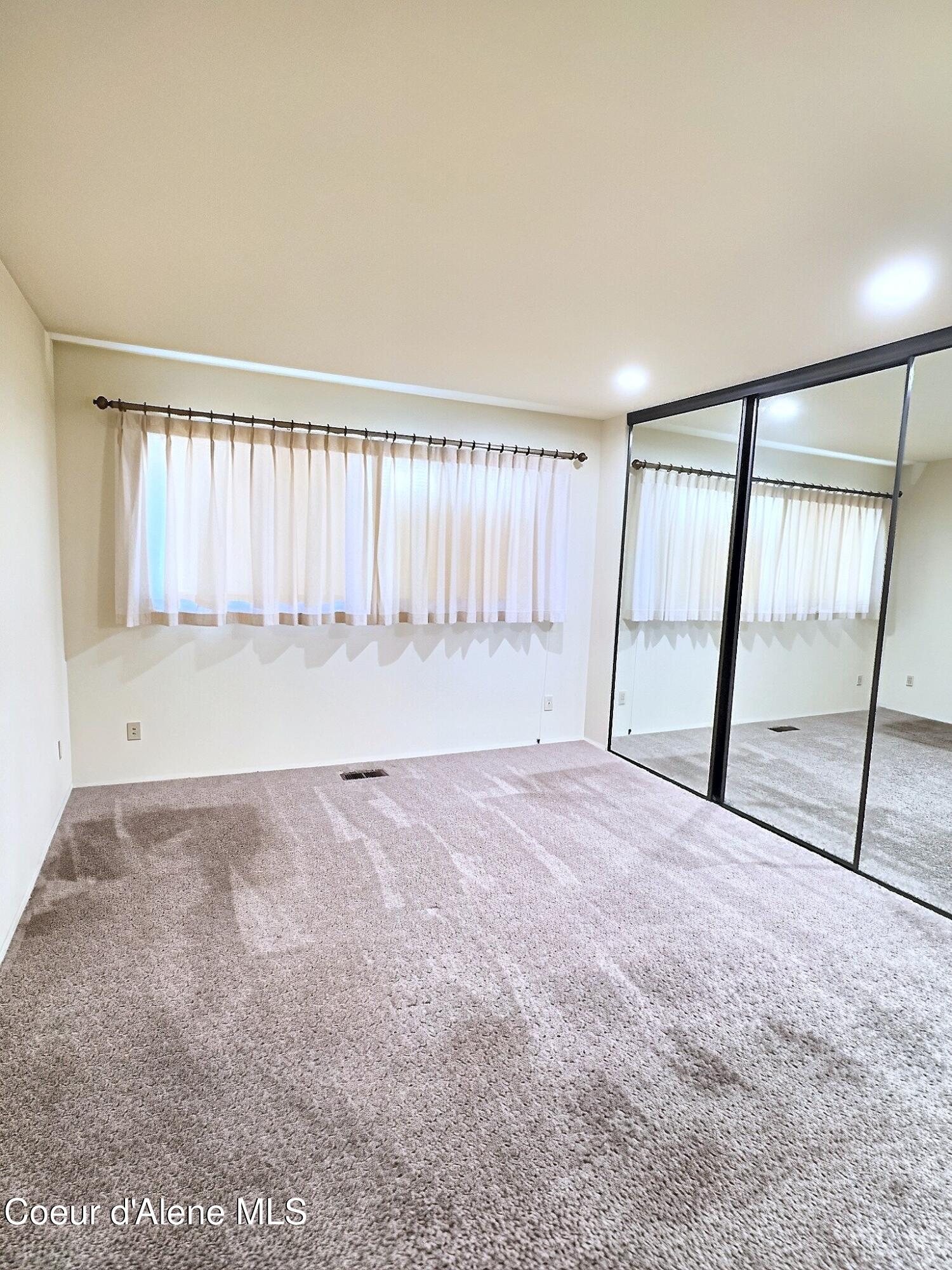 212 E 1st Ave, APT 10F