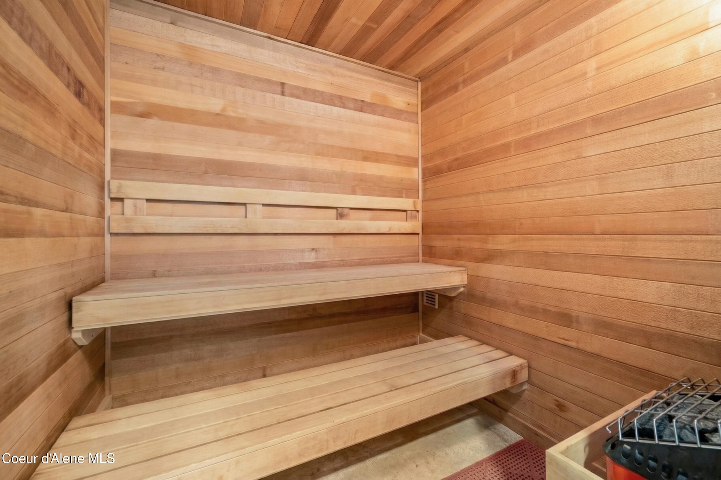 834 Mc Kinley Ave, 102