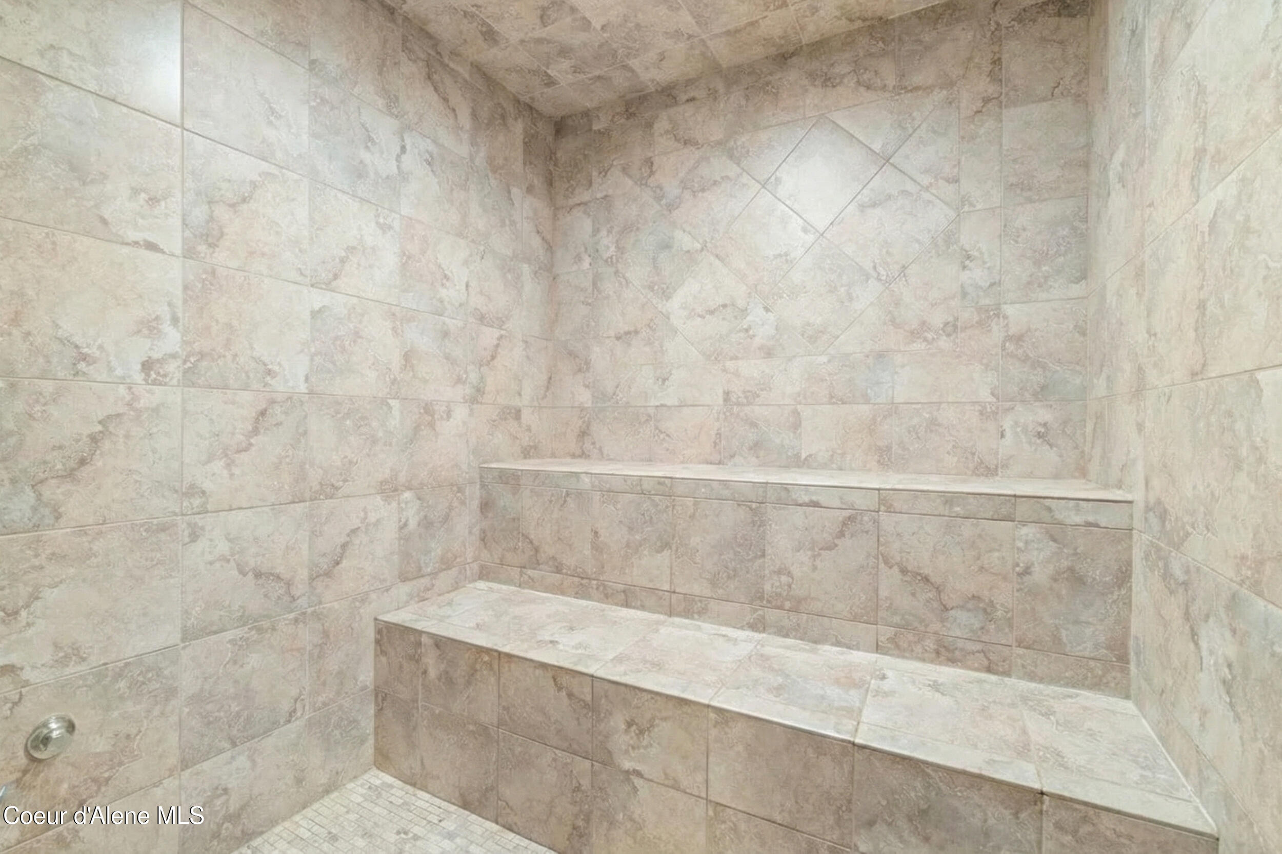 834 Mc Kinley Ave, 102