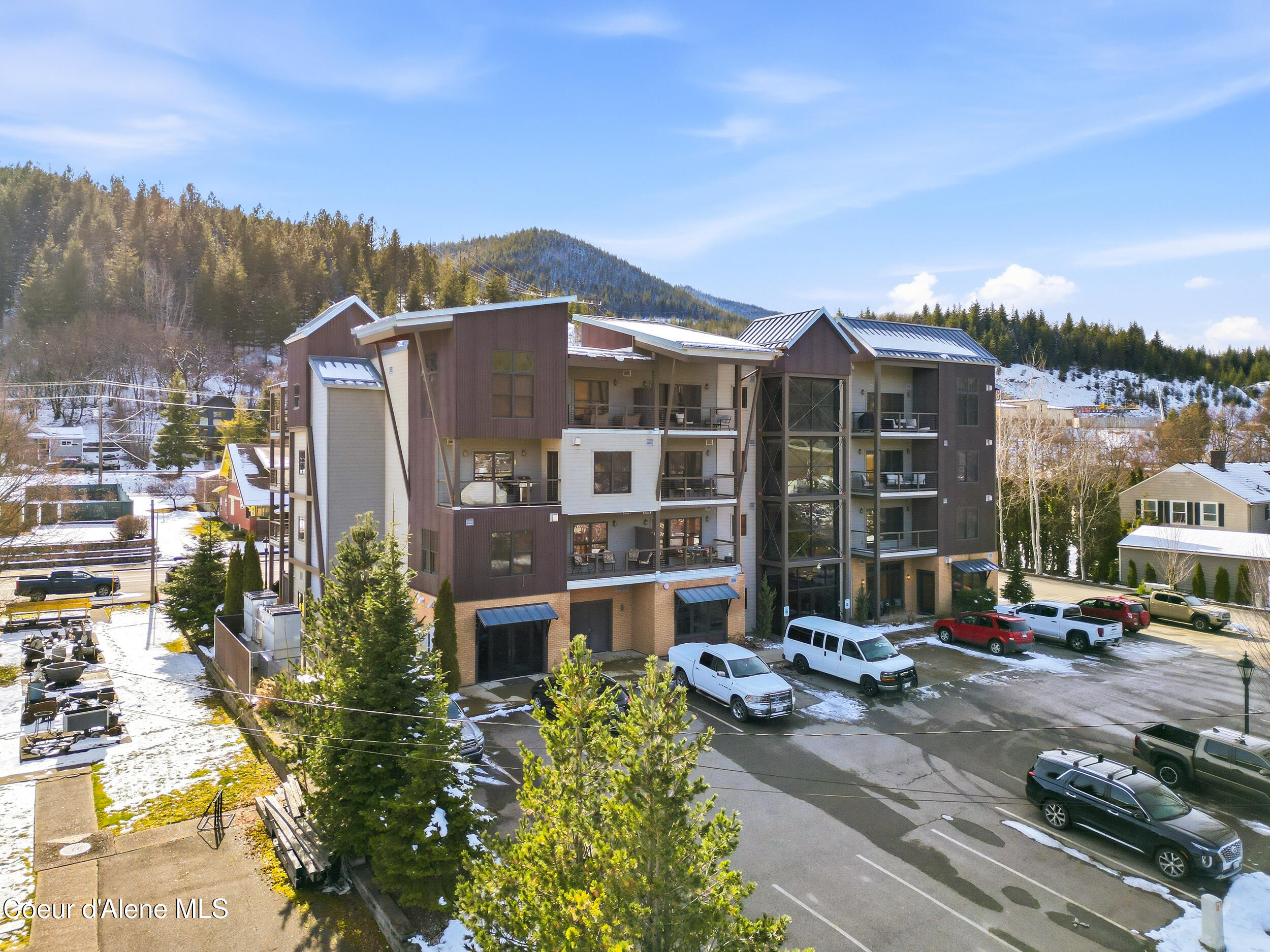 834 Mc Kinley Ave, 102