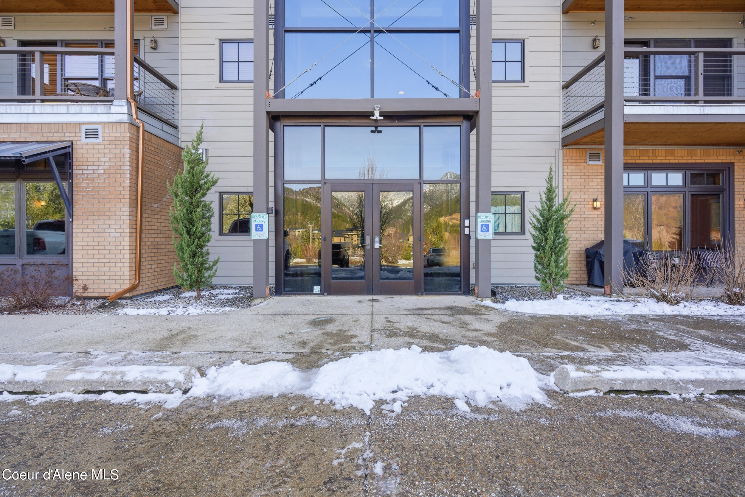 834 Mc Kinley Ave, 102